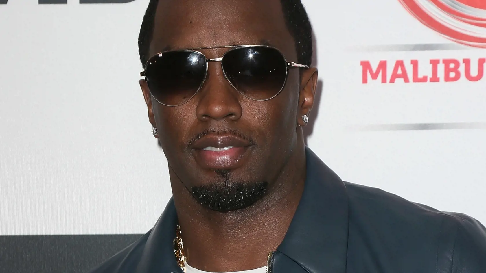 O kontroverznom americkom raperovi P. Diddym a jeho praktikách sa v uplynulých mesiacoch dozvedel celý svet. Sean Combs čelí aktuálne mnohých obvineniam.