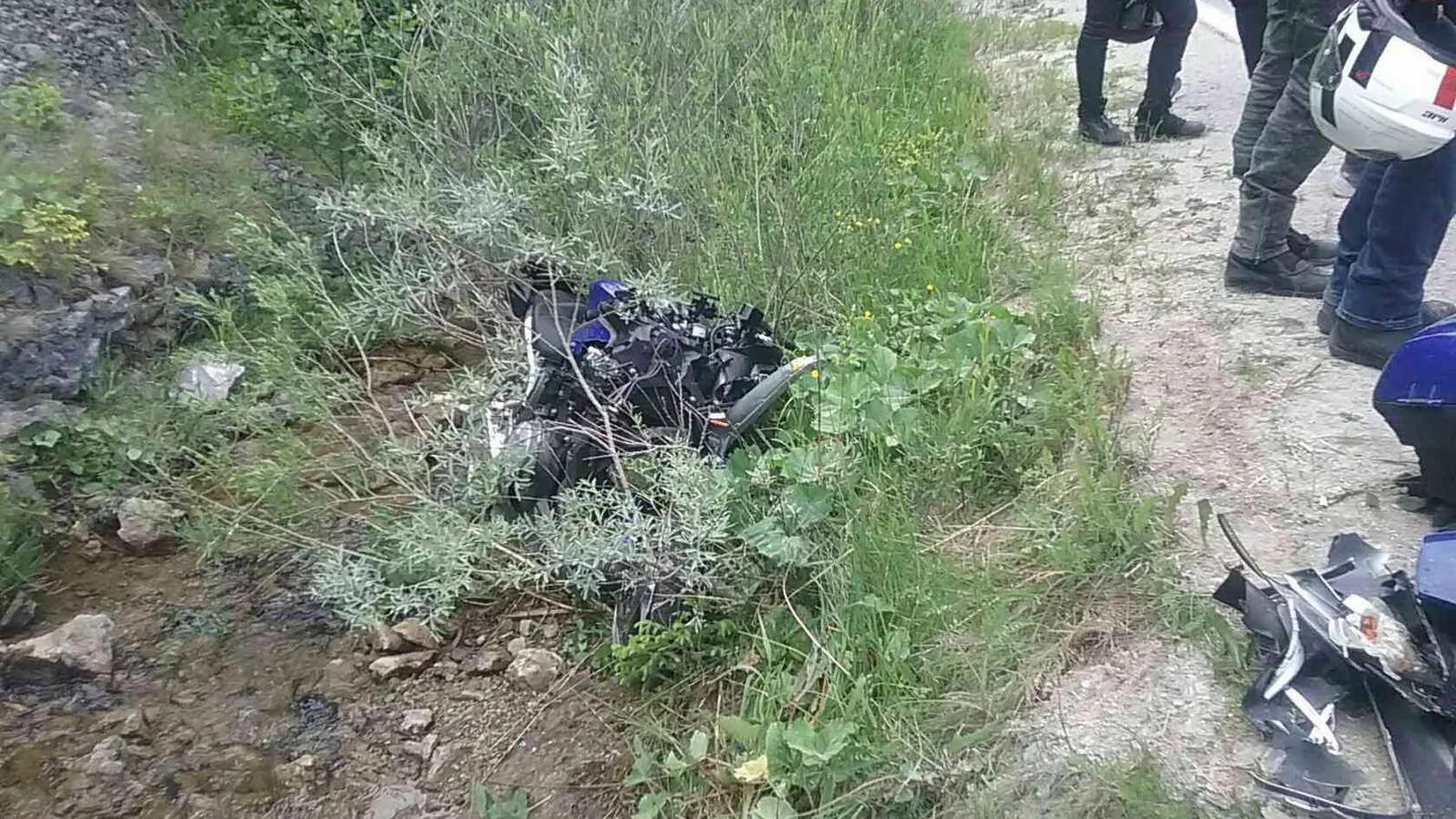 Motorkár skončil v potoku.
