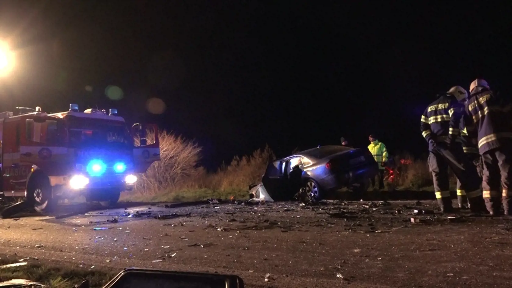 Policajti nehodu dlhé hodiny dokumentovali.