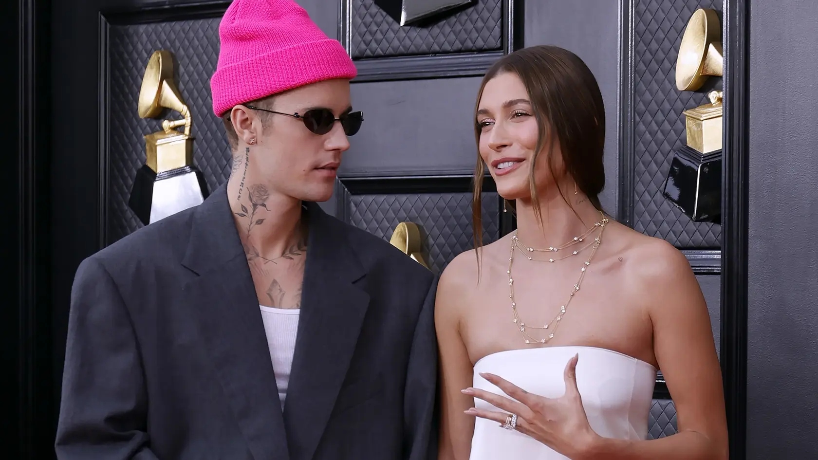 Spevák Justin Bieber s manželkou Hailey.