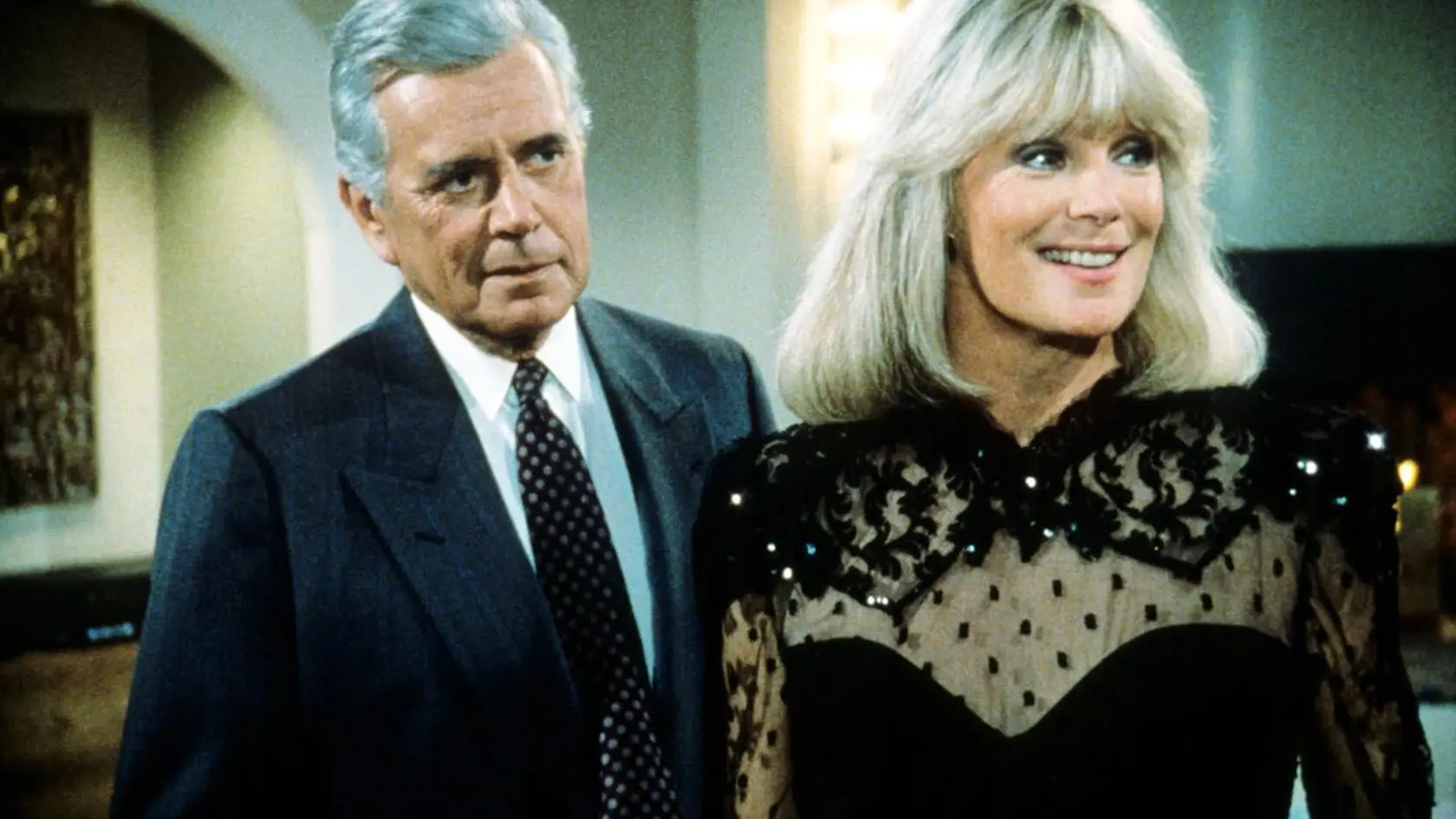 V seriáli Dynastia hral jej manžela John Forsythe.