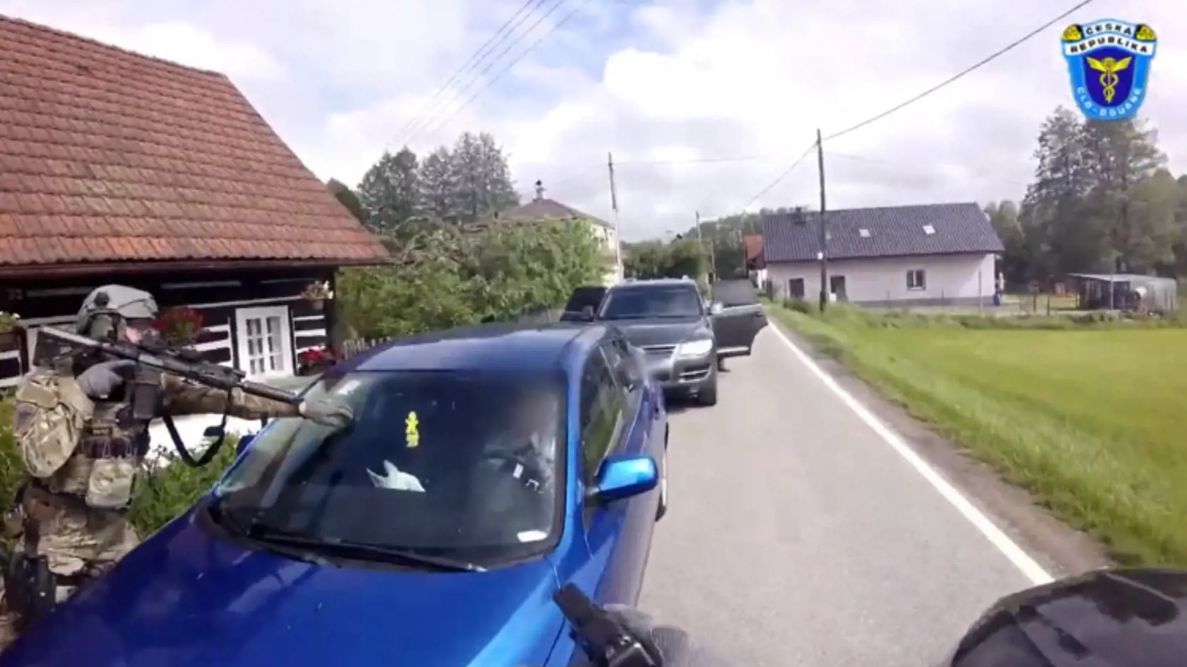 Policajná akcia Krone. VIlém Kováč, hlavný boss skupiny je však stále na úteku.