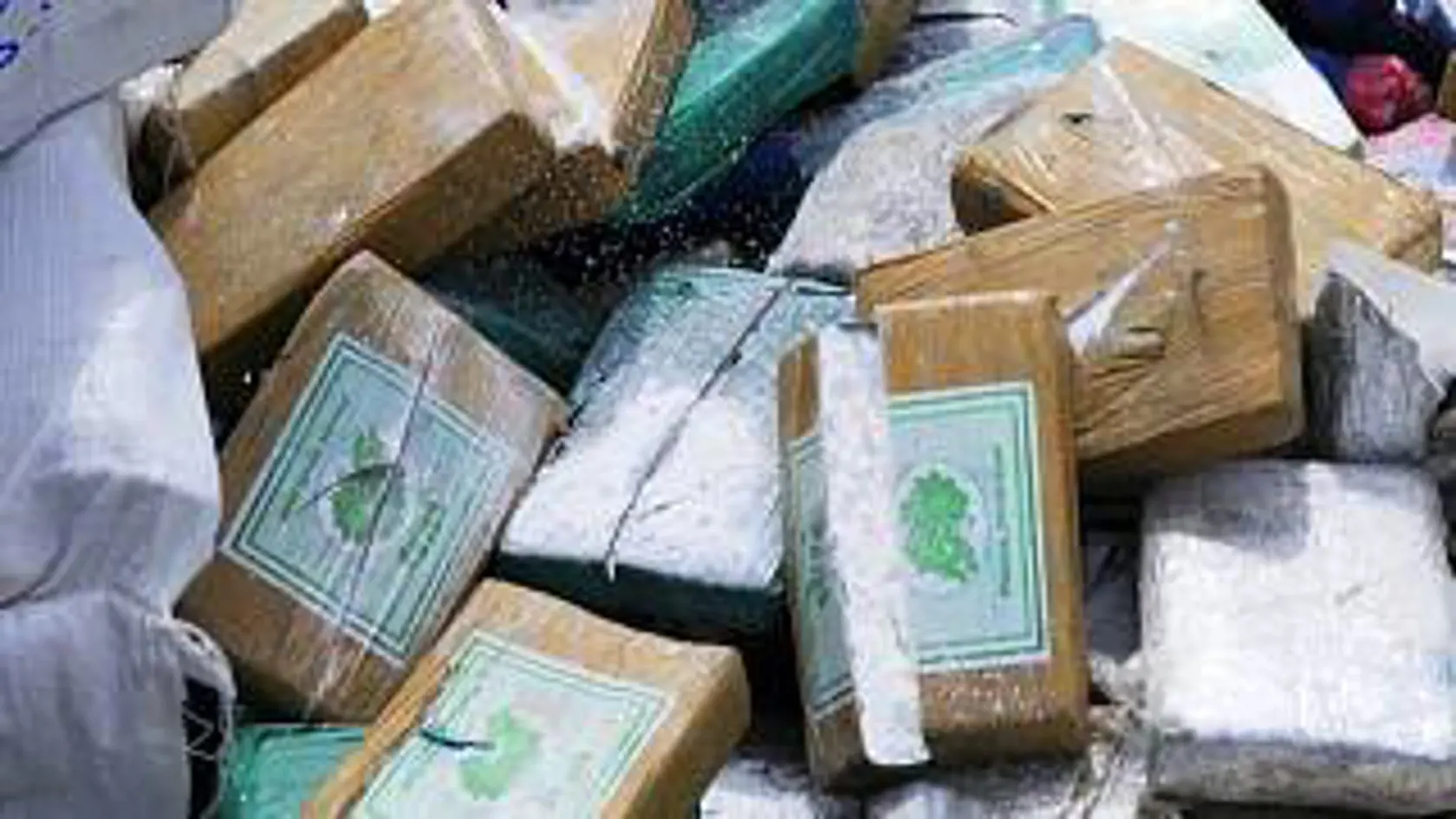 Hlavný zadávateľ drogových zákaziek – obvinený cudzinec – je vo väzbe v Nemecku. Viliam Kováč, ktorý je obžalovaný z organizovania rozsiahlej drogovej trestnej činnosti, je však stále na úteku