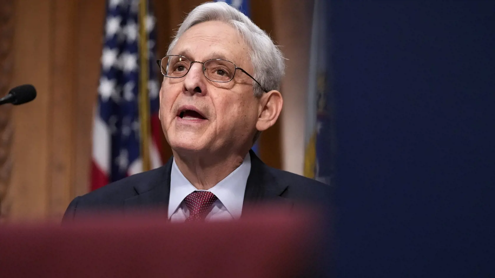 Americký minister spravodlivosti Merrick Garland uviedol, že "odhaľujú jednu z najrozsiahlejších a najdlhšie trvajúcich infiltrácií vlády Spojených štátov zahraničným agentom".