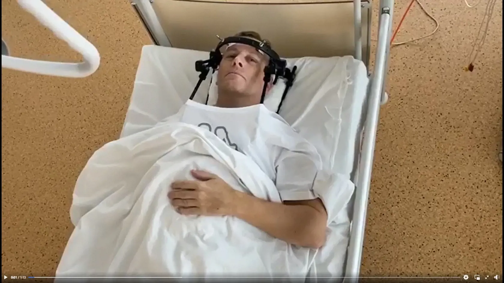 Boris Kollár sa po autonehode zotavoval zo zlomeného druhého krčného stavca.