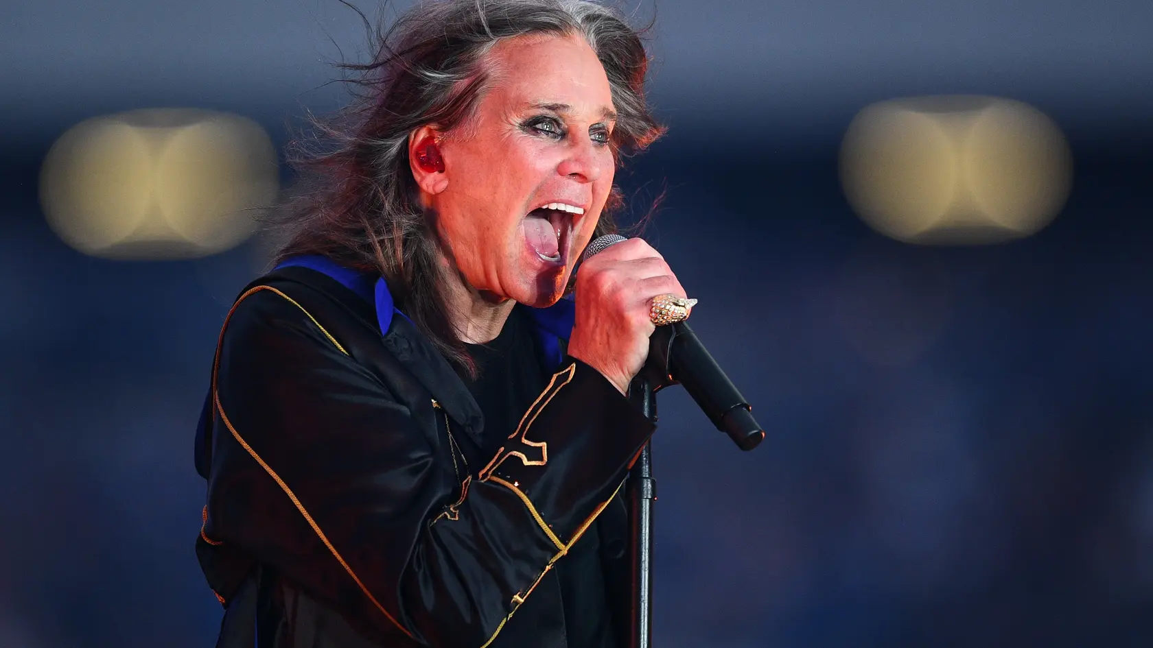 Spevák Ozzy Osbourne zomrel vo veku 76 rokov po tom, ako mu pred 6 rokmi bola diagnostikovaná Parkinsonova choroba.