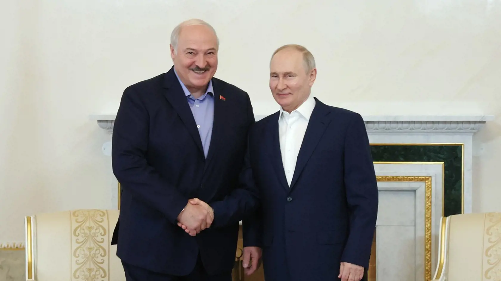 Ruský prezident Vladimir Putin sa v nedeľu 23. júla 2023 v Petrohrade stretol so svojím najbližším spojencom, bieloruským vodcom Alexandrom Lukašenkom.