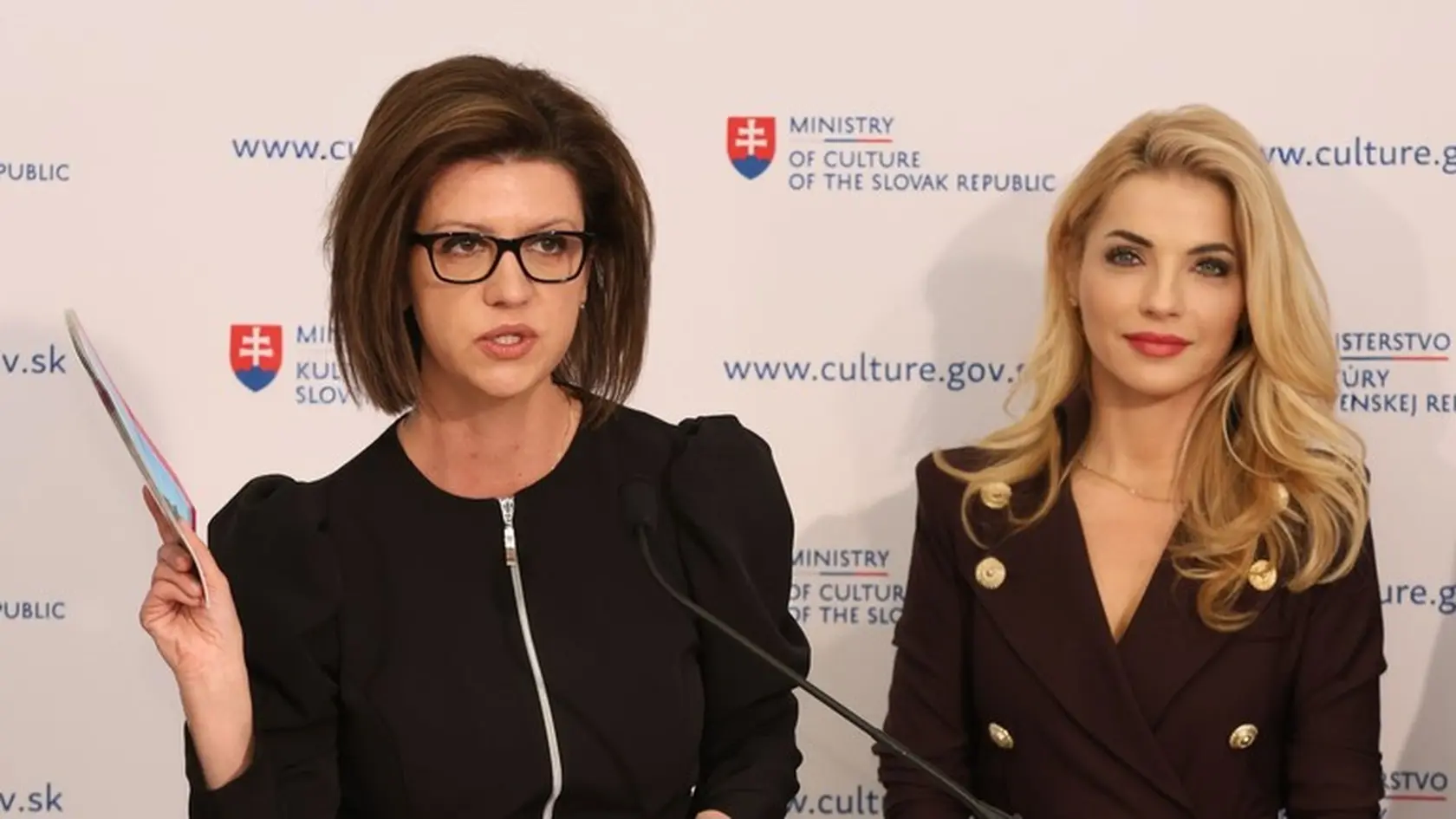 Jakub Petraník už pred pár dňami upozornil na to, že ministerku upravujú pomocou skrášľovacej aplikácie FaceApp.