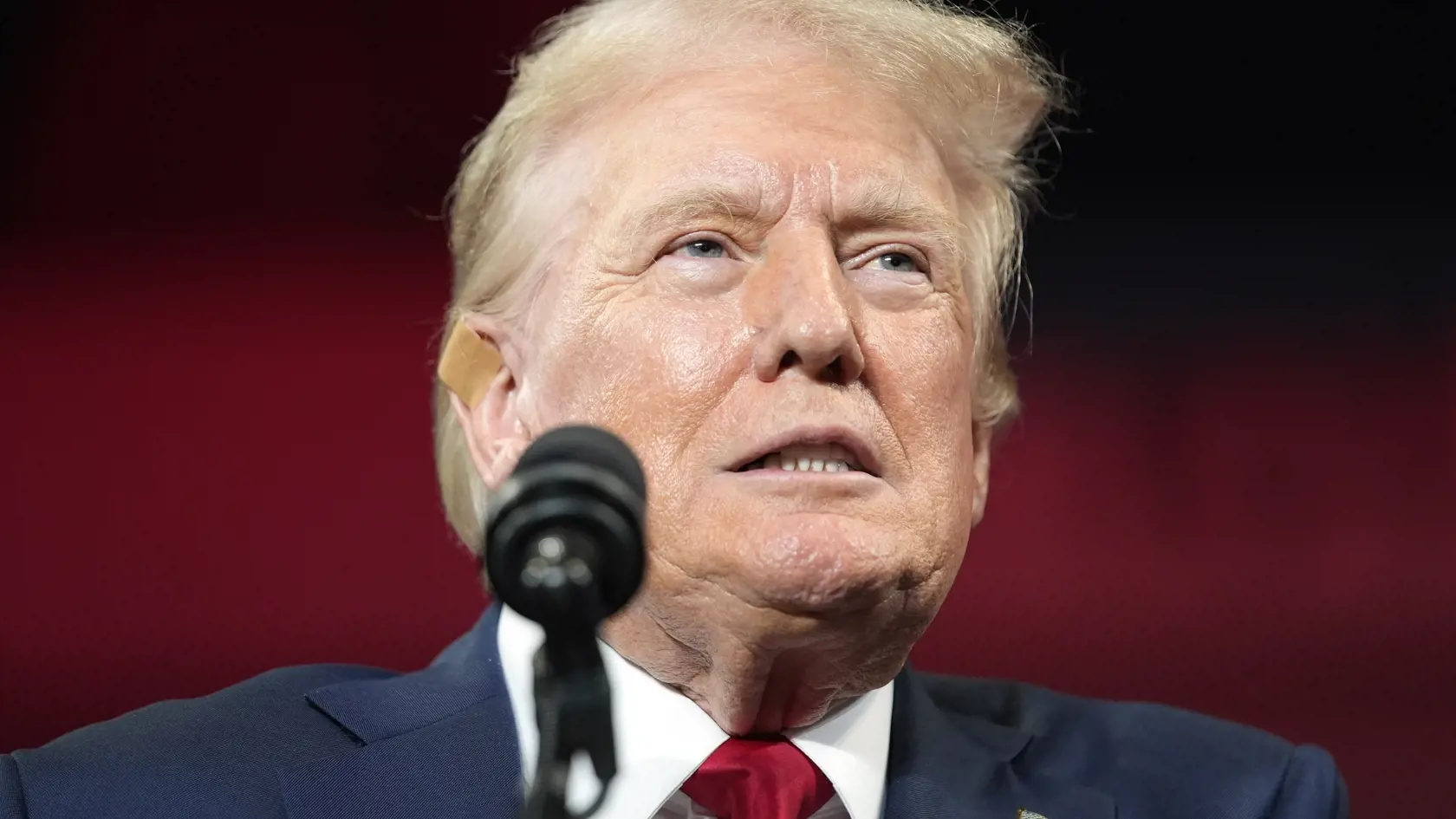 Na snímke republikánsky prezidentský kandidát a bývalý prezident USA Donald Trump.