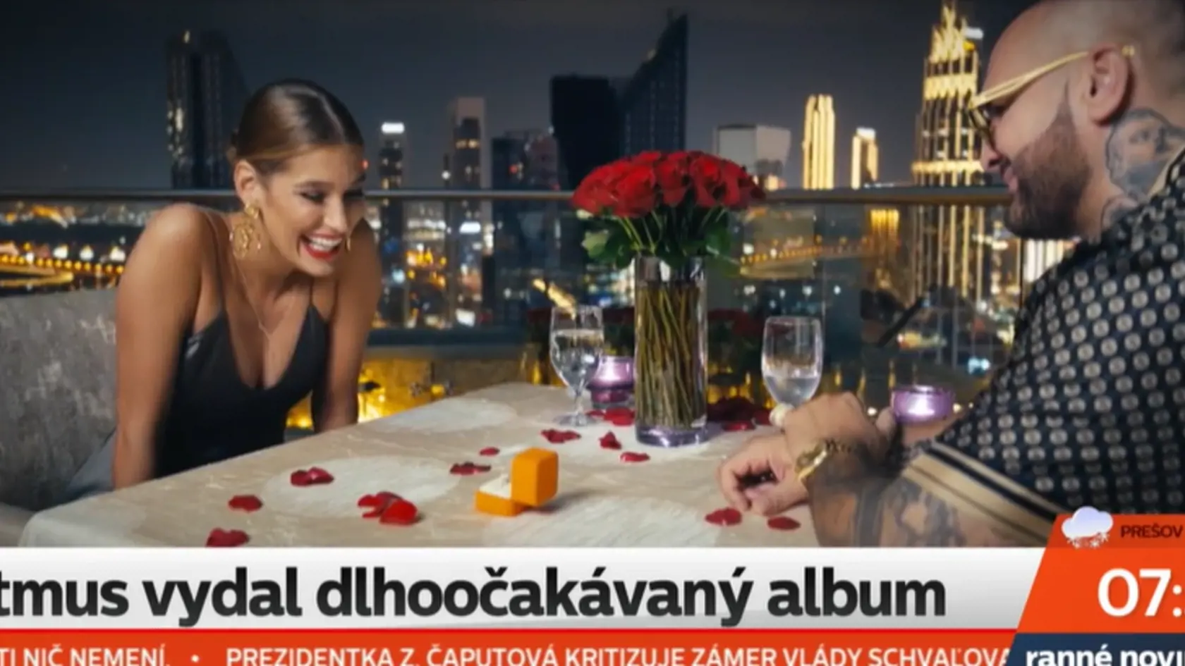 Rytmus prijal pozvanie do Ranných novín, kde sa rozhovoril o svojom novom albume a videoklipe, v ktorom sa objavila Jasmina a dokonca aj Sanel.