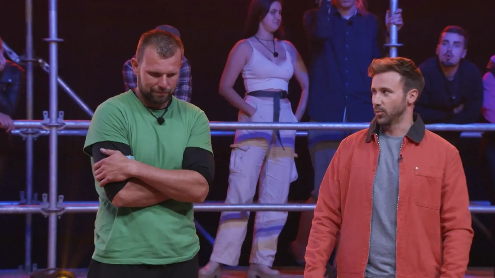 Michal sa na konci duelu, ktorý vyhral, tváril, akoby ho to ani netešilo. Aj sa vyjadril, že mu to je ľúto, že Saška odchádza. Pri rozlúčke sa jej ospravedlnil, že si ju vybral. Na čo to však potom robil? Je to síce hra, ale Michal si doslova nas*al do huby.
