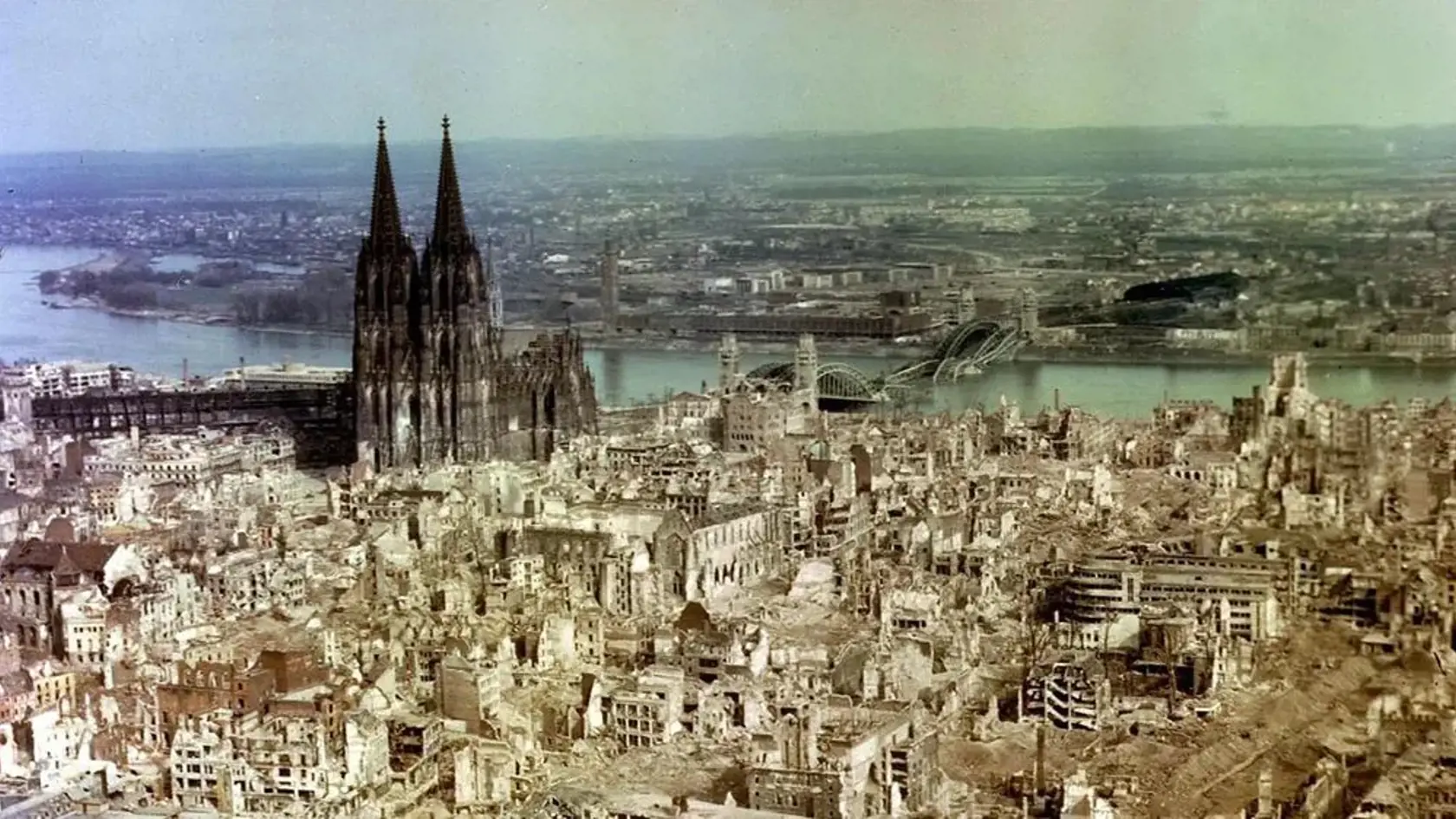 Kolínsky dóm prežil bombardovanie mesta.