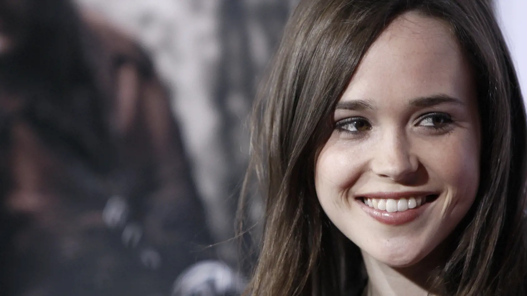 Ellen Page prichádza na premiéru filmu "Defiance"