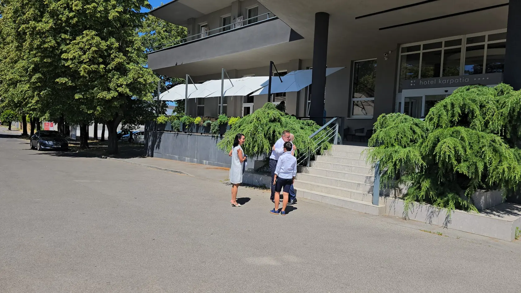 Minister práce, sociálnych vecí a rodiny nedávno oslávil svoje okrúhle narodeniny. Oslavy mal dve, prvú v Bratislave a druhú  v jeho rodnom Humennom, kde sa ho našej redakcii podarilo aj nafotiť.