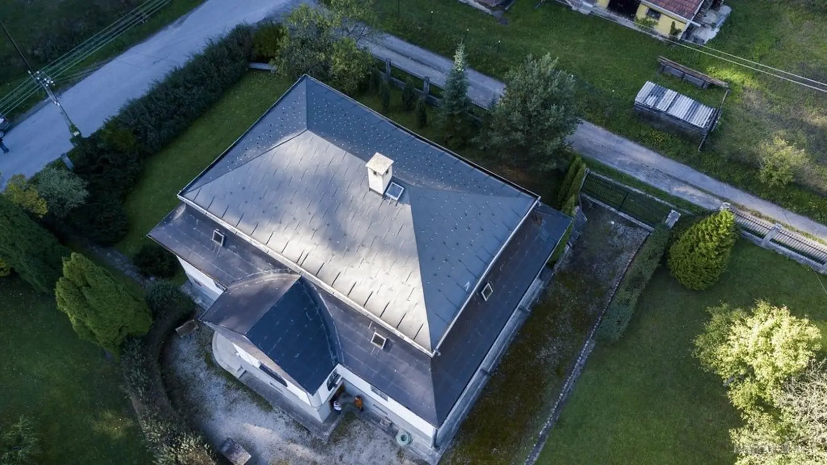 Rekonštrukciou prešla strecha aj okná kaštieľa.
