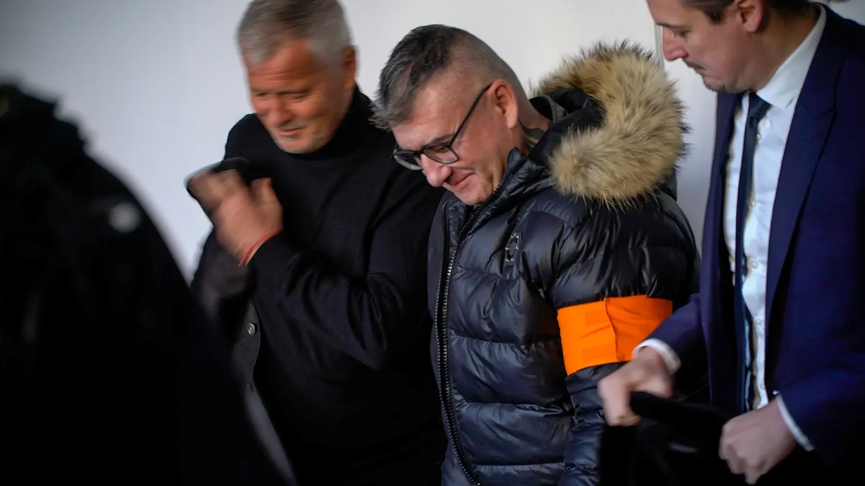 Ide o bývalého manžela známej speváčky Martiny Schindlerovej s ktorou má dieťa.