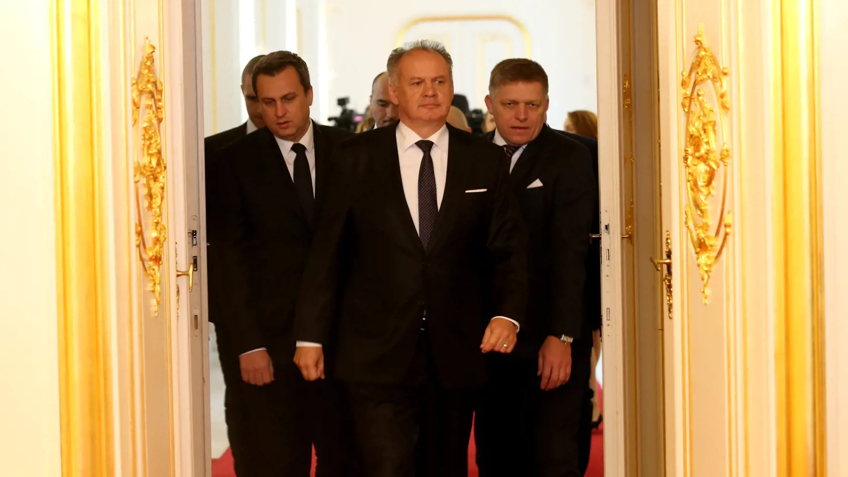 Prezident Andrej Kiska doteraz každoročne ako jediný ústavný činiteľ udeľoval štátne vyznamenania vybraným osobnostiam.