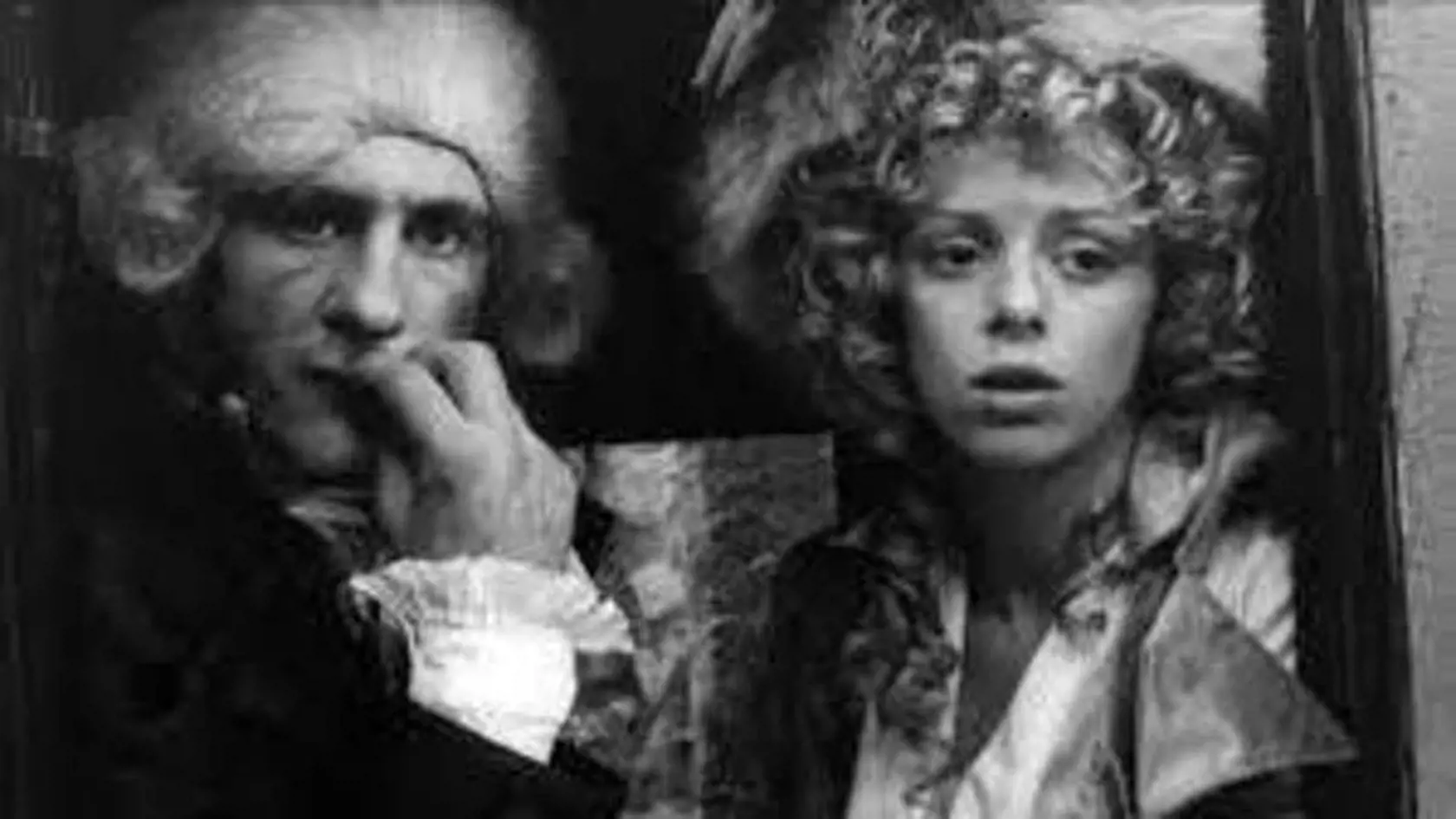 Emmanuelle Debever pracovala vo filme Danton z roku 1982 po boku Depardieua, ktorý obvinenia zo znásilnenia a sexuálneho napadnutia dôrazne poprel.
