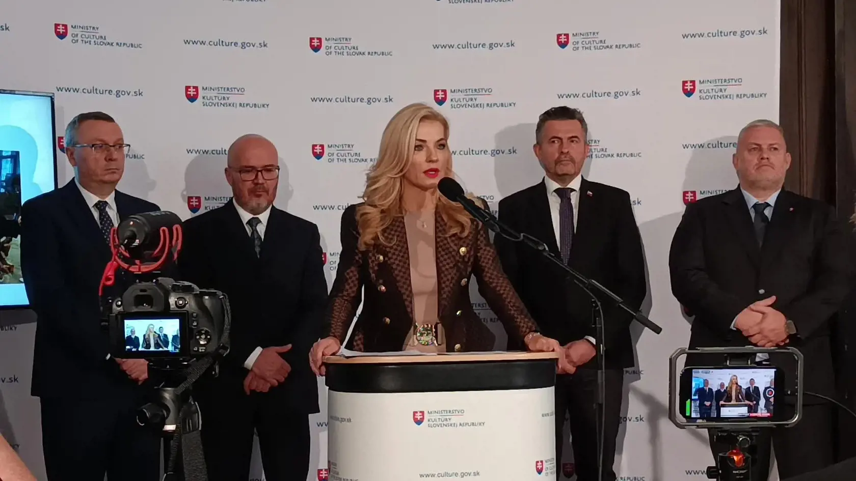 Ministerka kultúry Martina Šimkovičová o problémoch v SNG