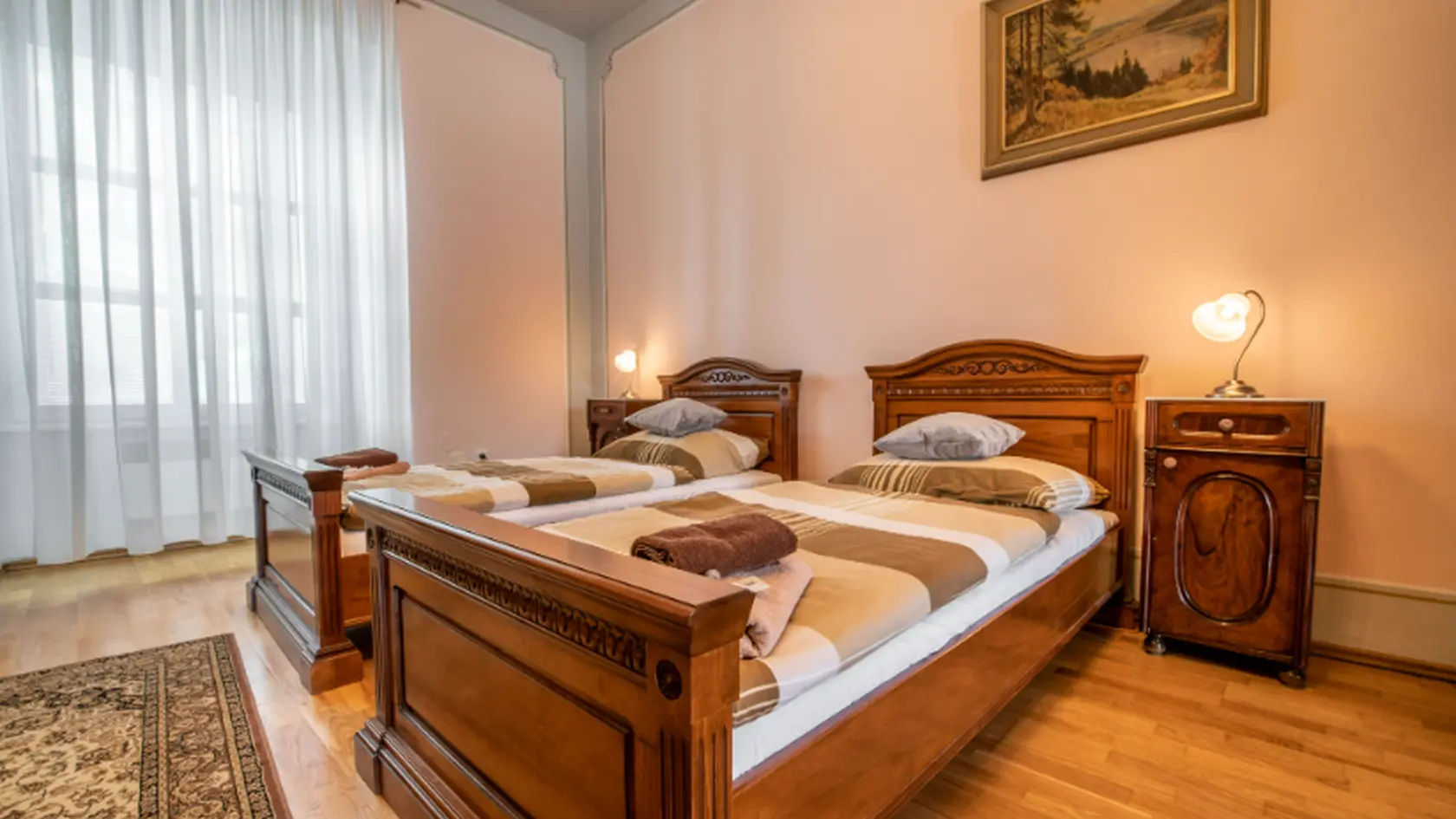 Poľovnícky kaštieľ v Palárikove. Takto vyzerá jedna z izieb. 