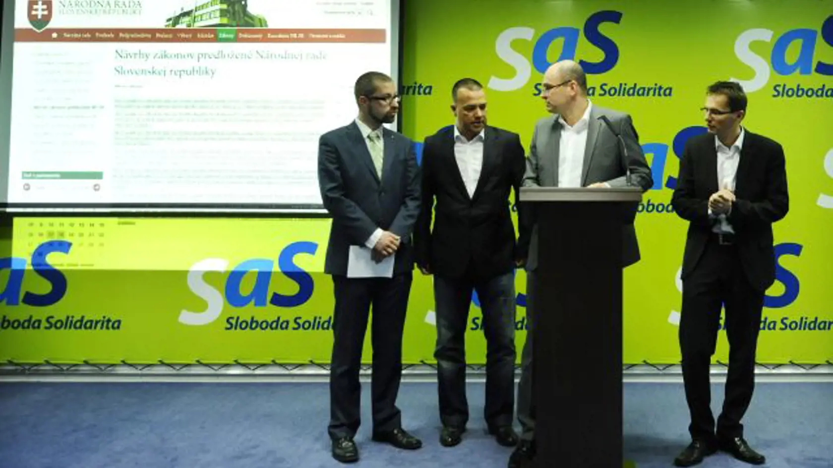 Na snímke z¾ava podpredsedovia SaS Martin Poliaèik, Juraj Miškov, predseda strany SaS Richard Sulík a podpredseda SaS ¼ubomír Galko poèas tlaèovej konferencie 24. apríla 2012 v Bratislave. FOTO TASR - Martin Baumann