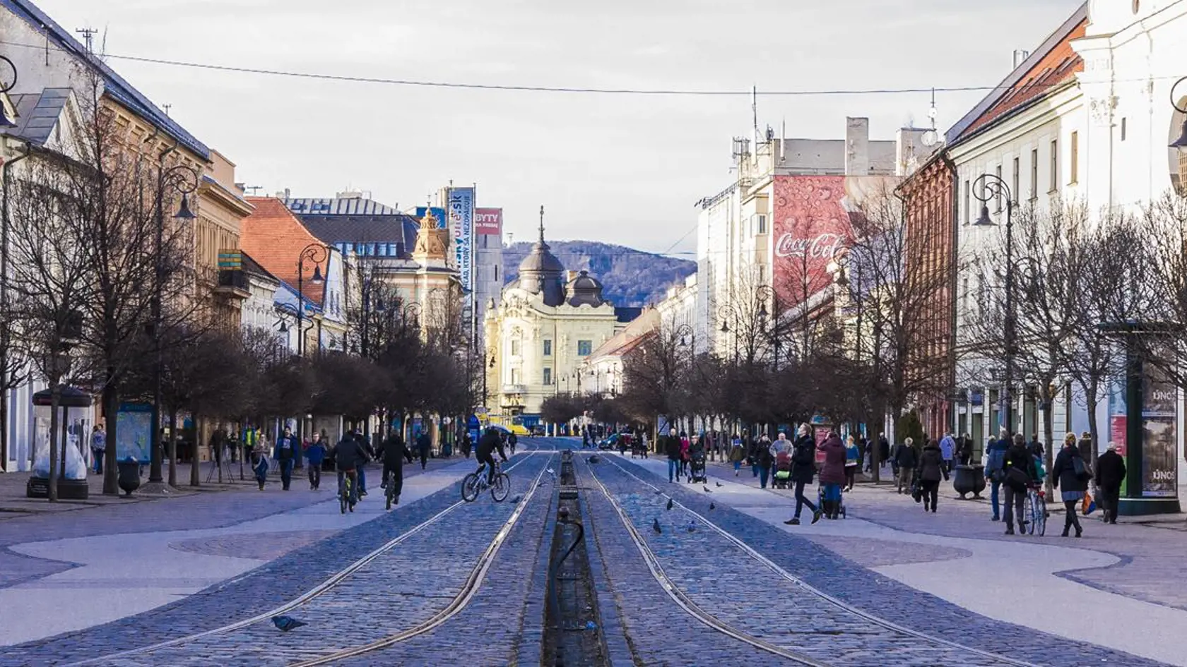 Hlavná ulica v smere k niekdajšiemu Prioru a Divízii.