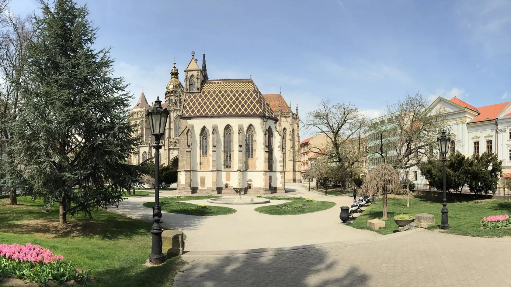 Kaplnka sv. Michala,v pozadí Dóm