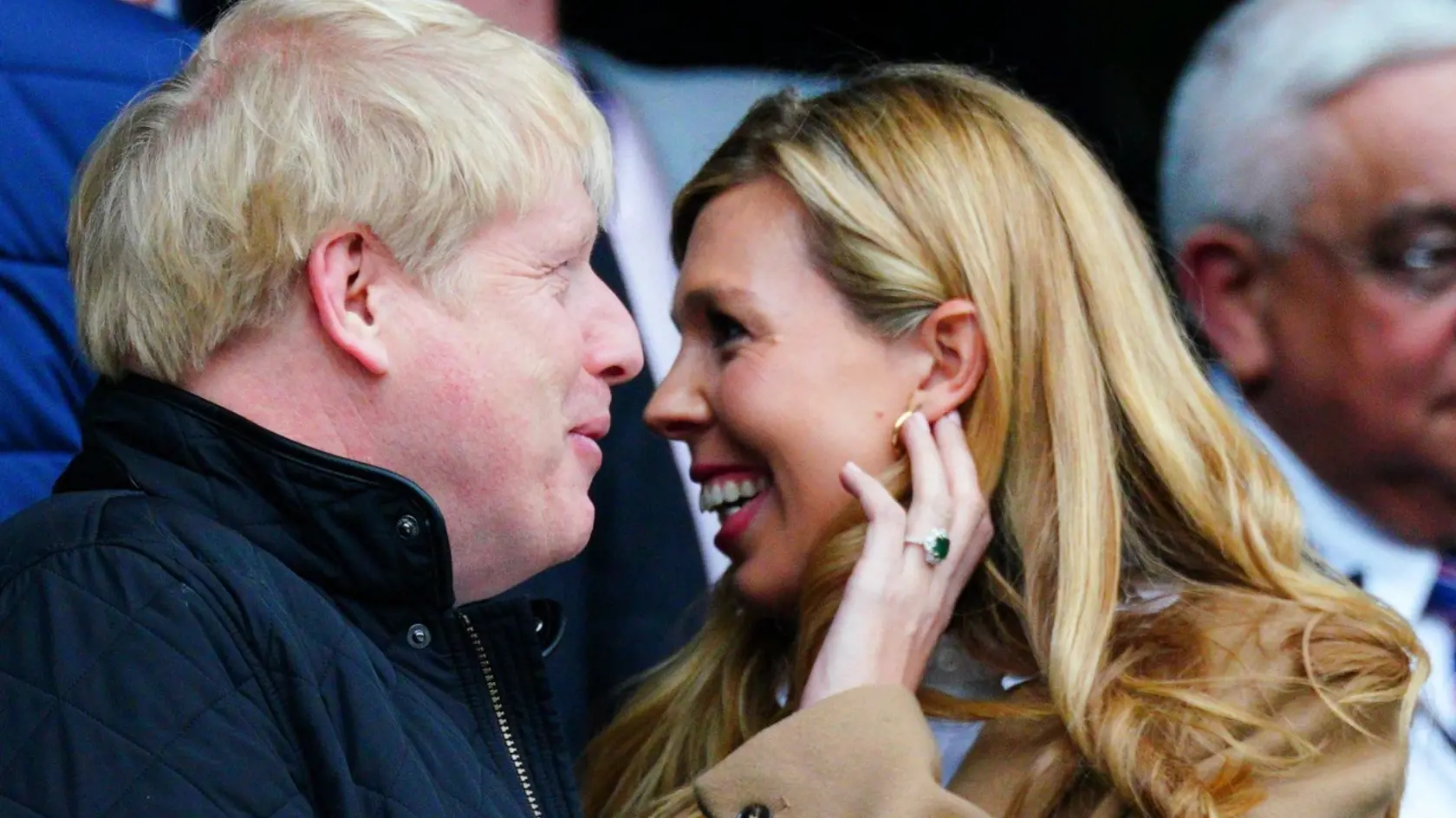 Britský premiér Boris Johnson a jeho snúbenica Carrie Symonds
