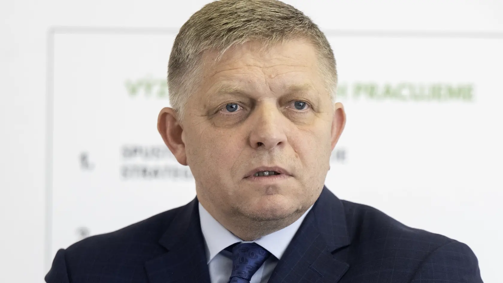 Na snímke predseda vlády SR Robert Fico (Smer-SD) navštívil Ministerstvo pôdohospodárstva a rozvoja vidieka SR počas tlačovej konferencie 20. mája 2025 v Bratislave.