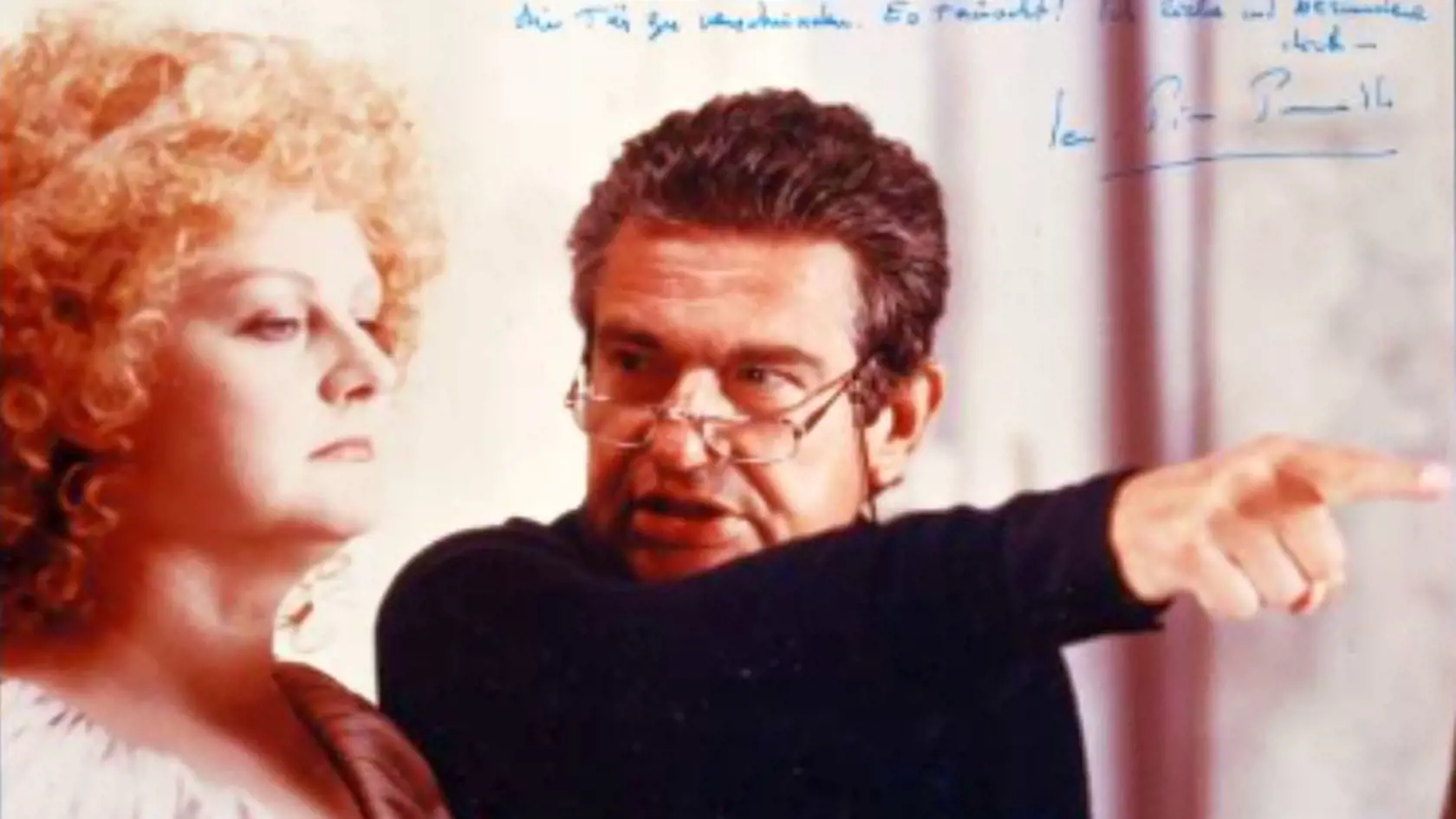 Fotografie s dirigentmi Ricardom Mutim a Jeanom-Pierreom Ponnellem s venovaním. Predané za: 533 eur. Vyvolávacia cena: 100 eur.