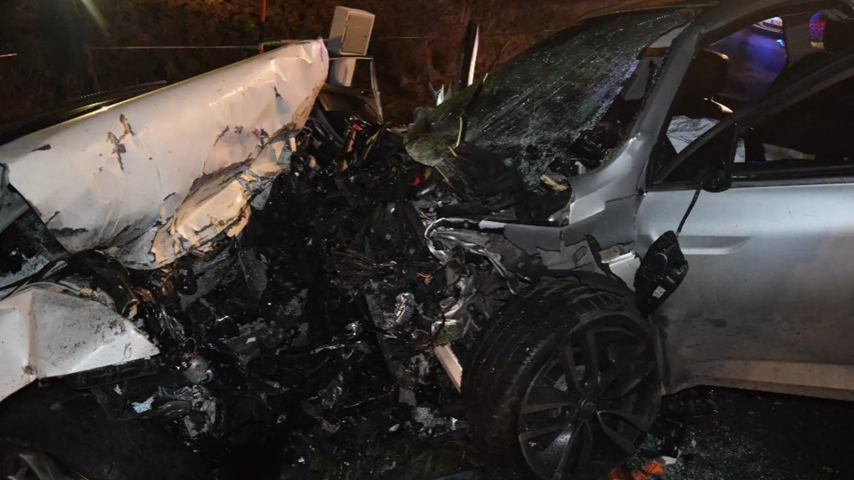 K tragickej dopravnej nehode dvoch osobných motorových vozidiel došlo v nedeľu podvečer na ceste v Behynciach, časti Tornale.