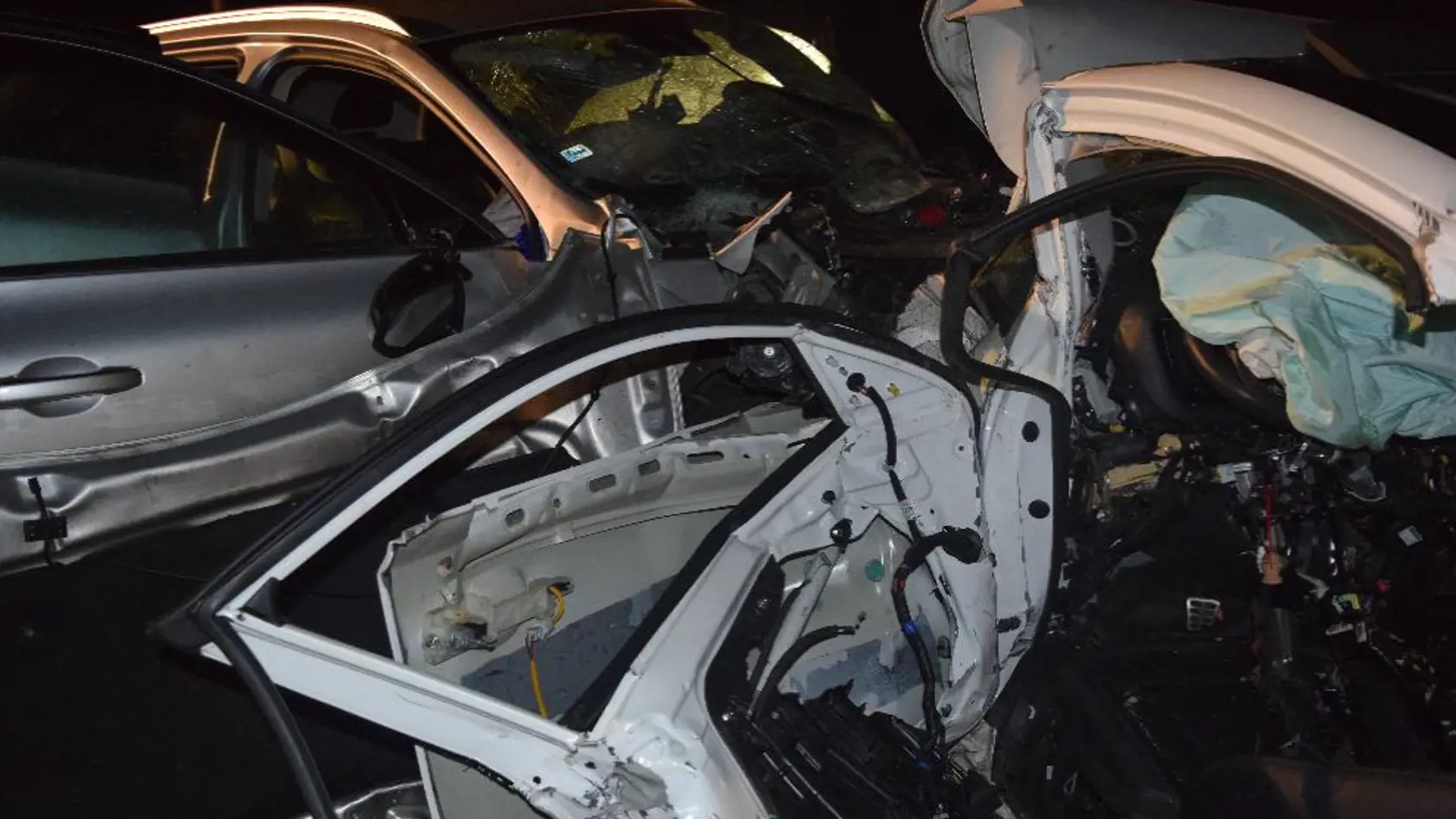 K tragickej dopravnej nehode dvoch osobných motorových vozidiel došlo v nedeľu podvečer na ceste v Behynciach, časti Tornale.