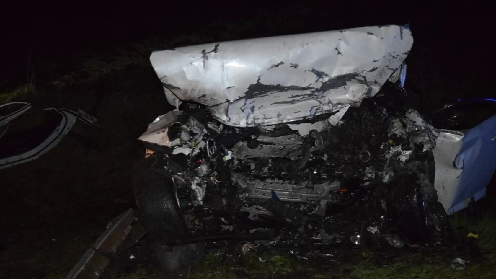 K tragickej dopravnej nehode dvoch osobných motorových vozidiel došlo v nedeľu podvečer na ceste v Behynciach, časti Tornale.
