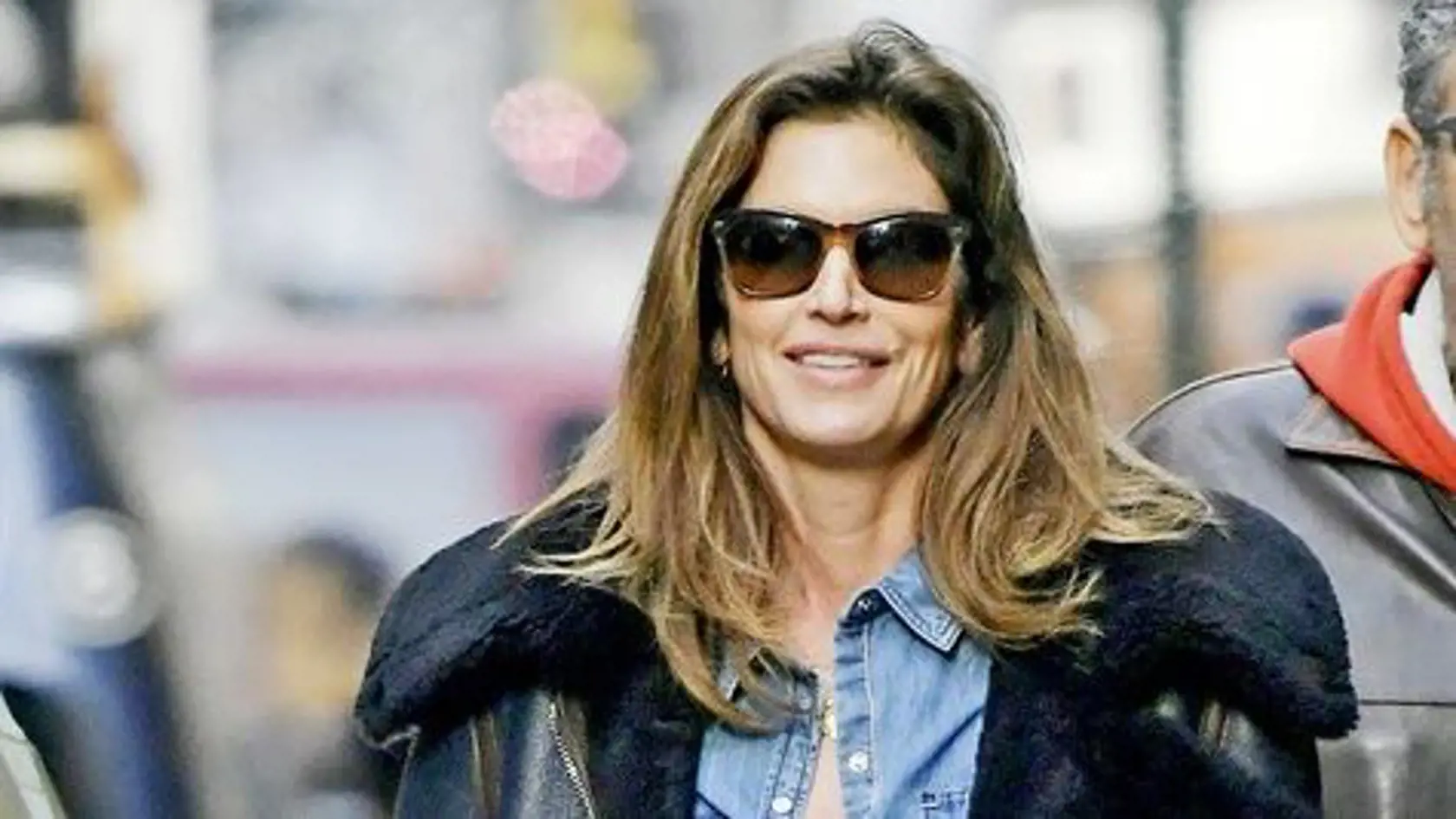  Cindy Crawford (52)  má vycibrený vkus a vie, čo jej pristane. 