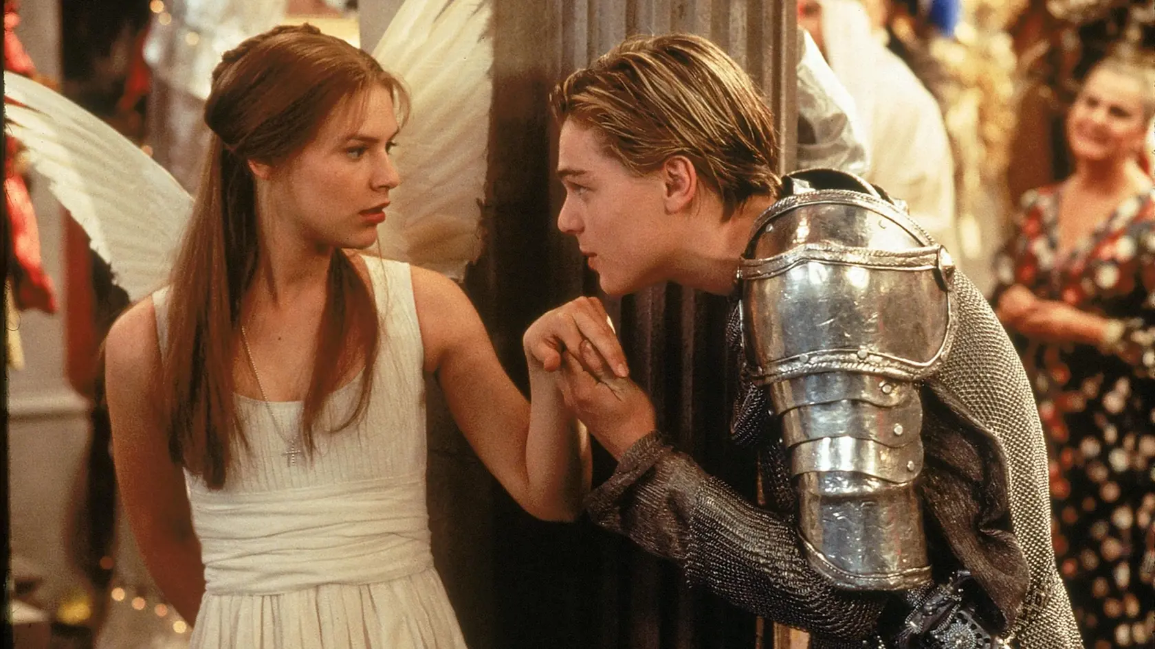 Claire Danes vo filme Júlia a Rómeo s Leonardom DiCapriom. 