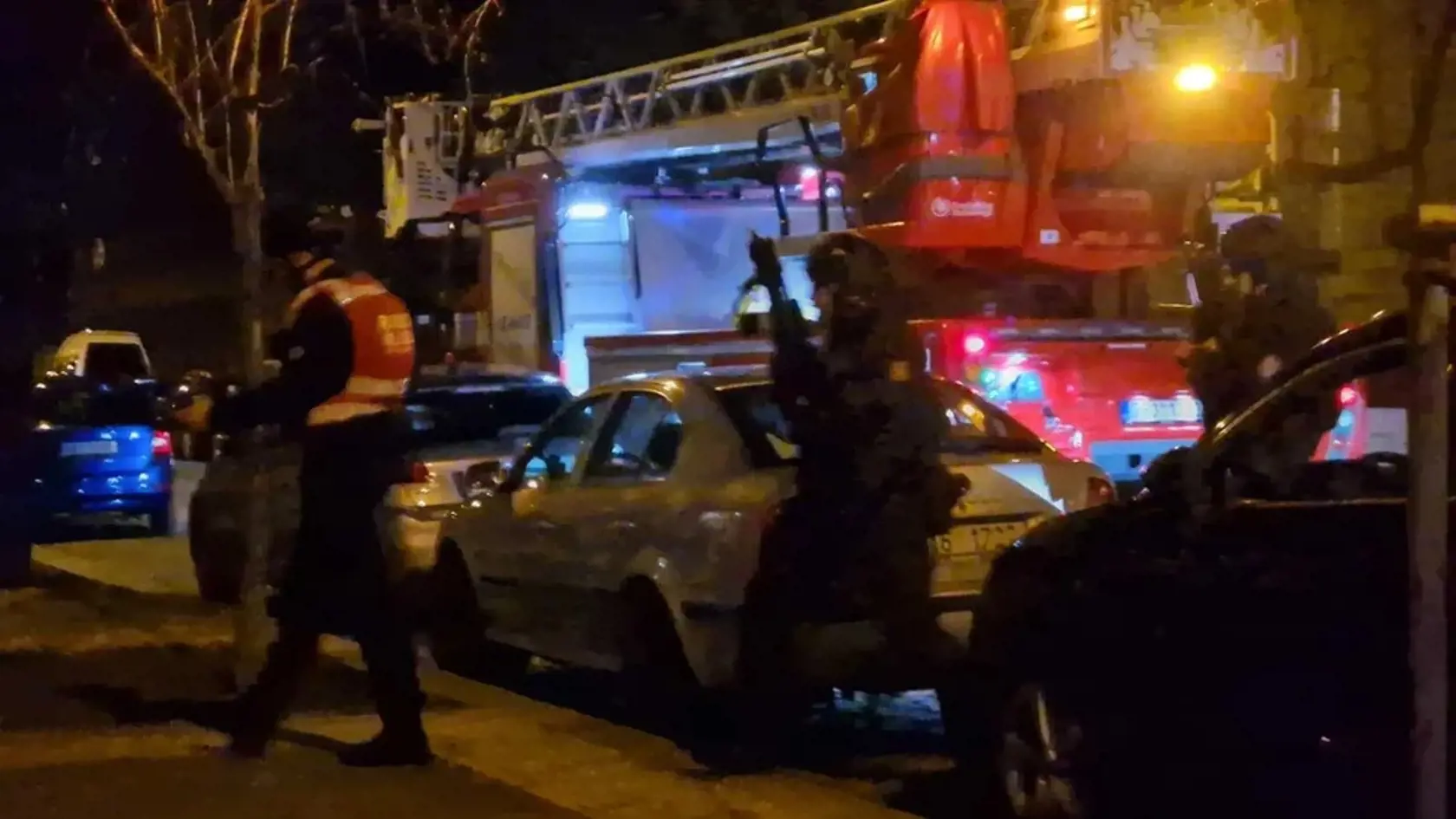 Ozbrojený 24-ročný študent strieľa v priestoroch pražskej Filozofickej fakulty na ľudí. Najmenej 15 osôb prišlo o život.