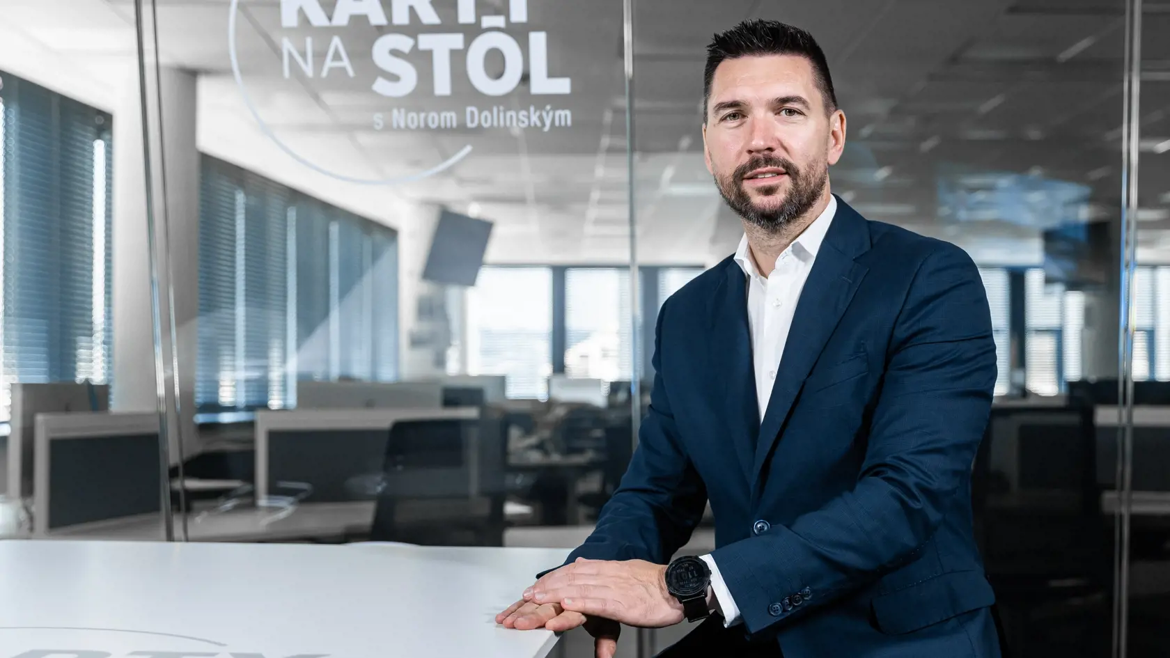 Diskusná relácia "Karty na stôl", ktorej hosťom bol Richard Takáč.