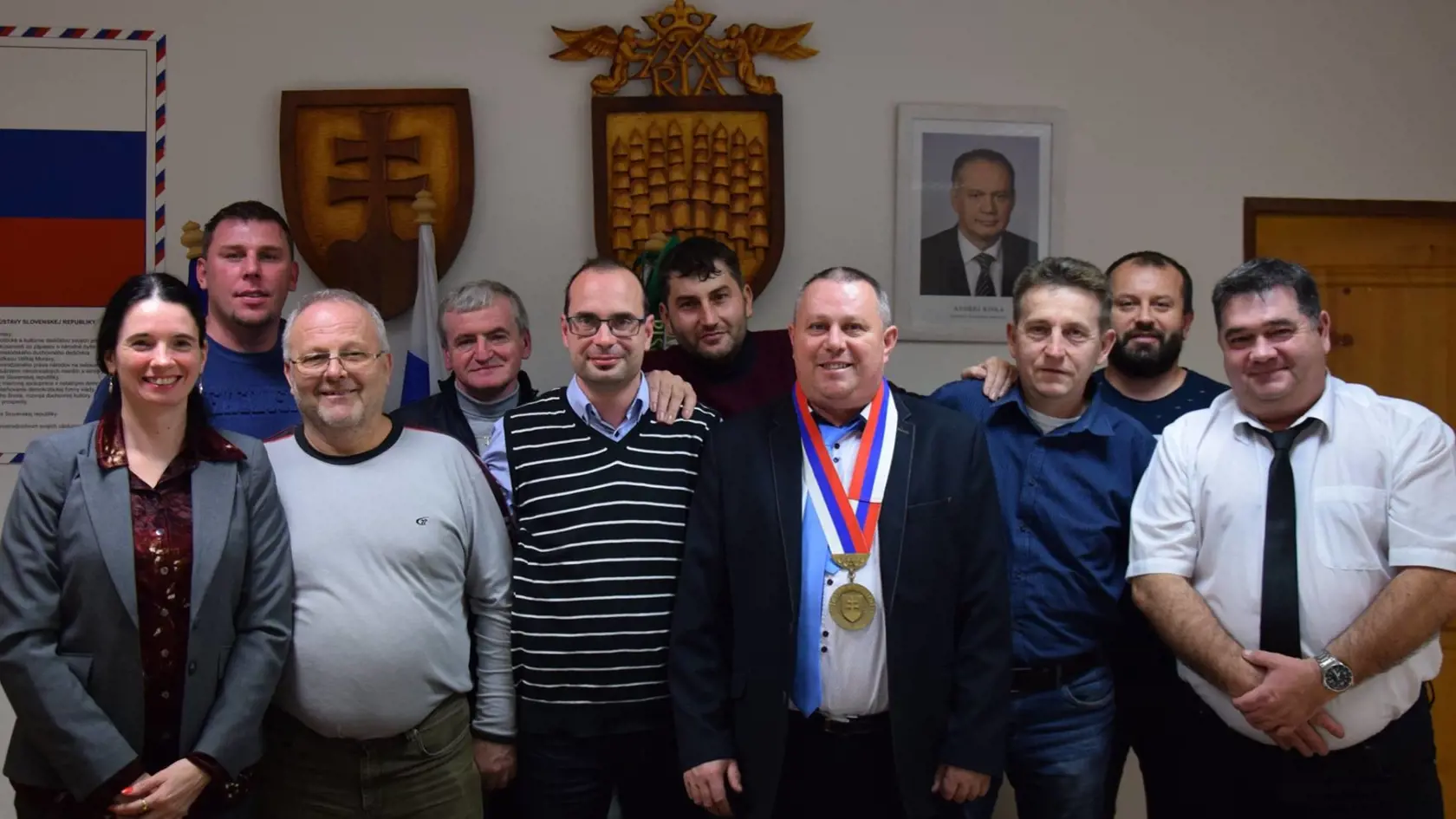 Starosta Rajeckej Lesnej Miloš Mikula v strede.