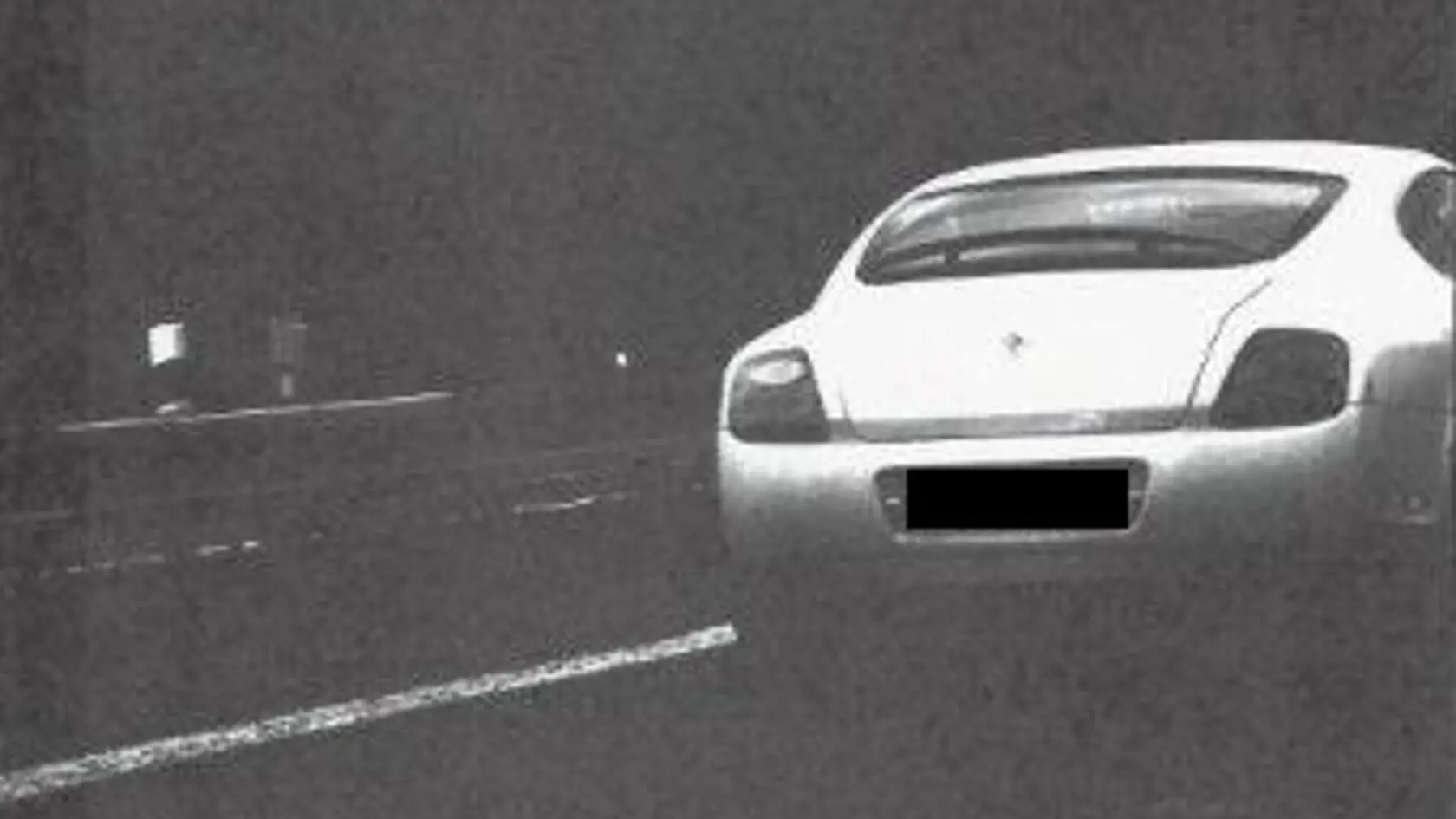 Šofér Bentley poriadne prekročil rýchlosť.
