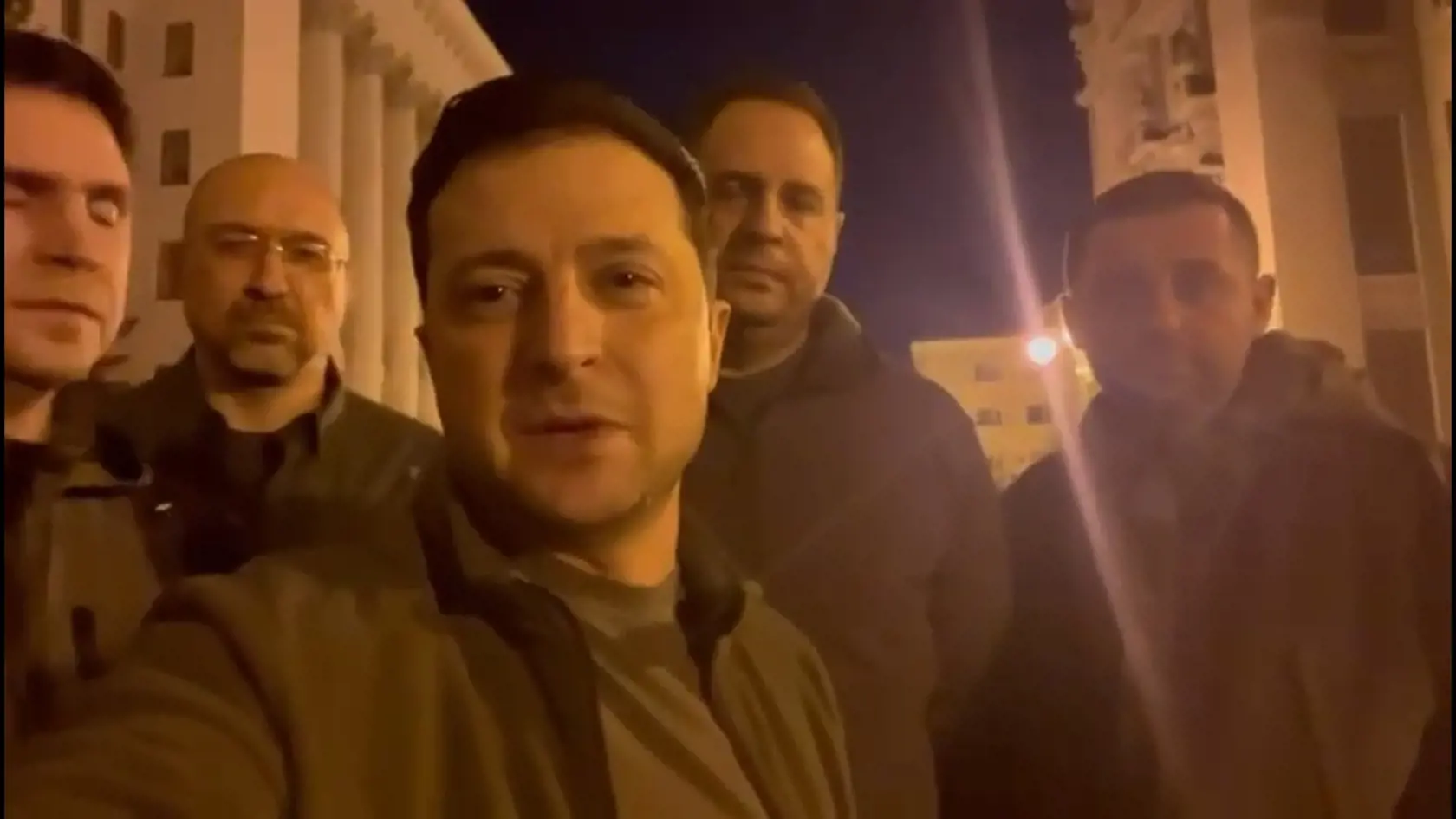 Prezident Ukrajiny Volodymyr Zelenskyj je momentálne v Kyjeve. Informoval o tom na svojej sociálnej sieti.