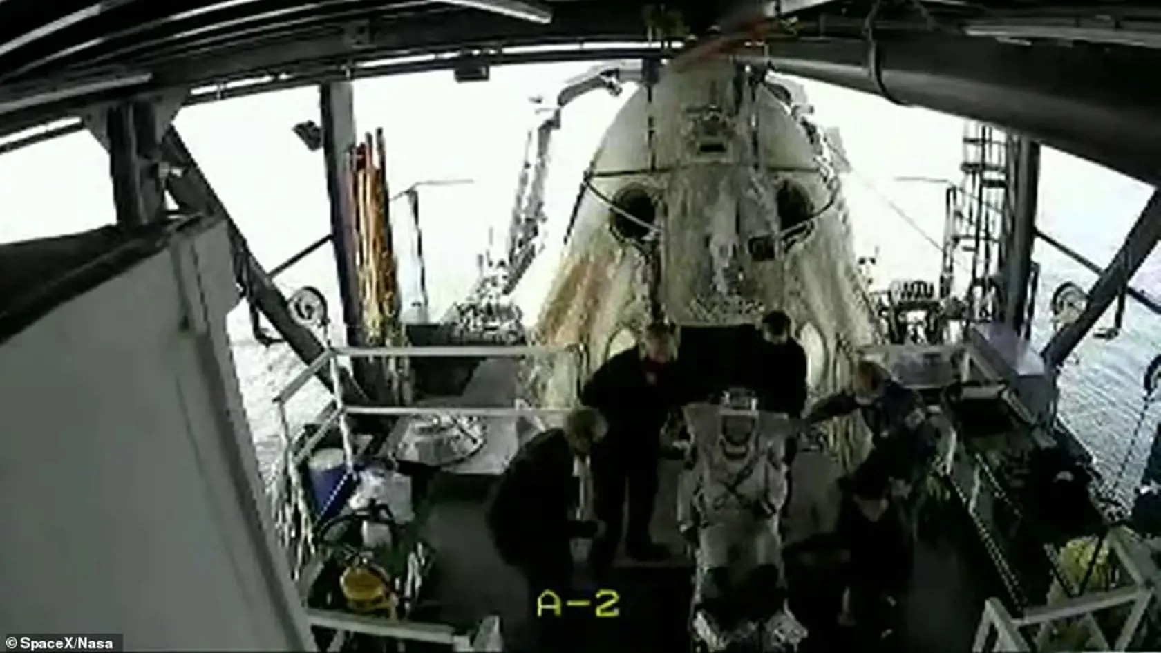 Ich návrat na Zem je prvým pristátím astronautov na mori po 45 rokoch. Naposledy k tomu došlo po spoločnej americko-sovietskej misii Apollo-Sojuz v roku 1975.