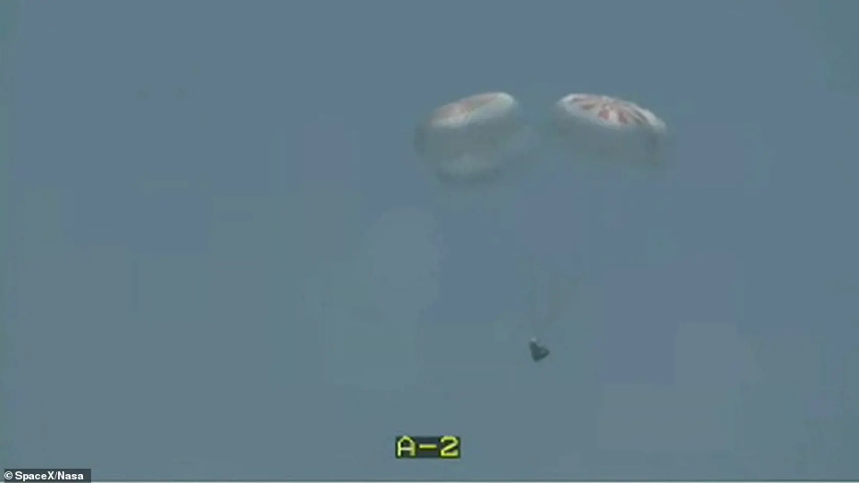 Ich návrat na Zem je prvým pristátím astronautov na mori po 45 rokoch. Naposledy k tomu došlo po spoločnej americko-sovietskej misii Apollo-Sojuz v roku 1975.