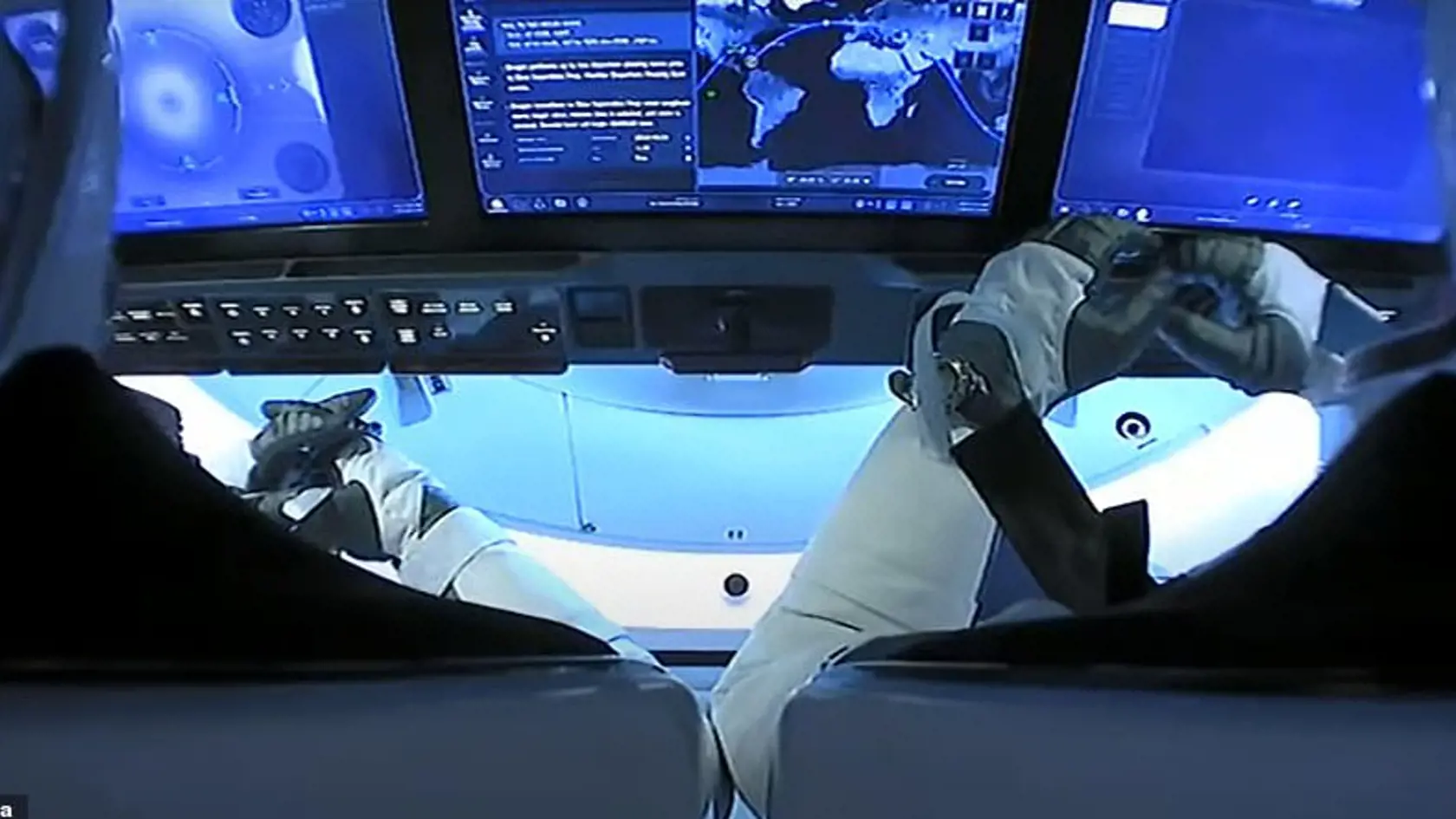 Ich návrat na Zem je prvým pristátím astronautov na mori po 45 rokoch. Naposledy k tomu došlo po spoločnej americko-sovietskej misii Apollo-Sojuz v roku 1975.