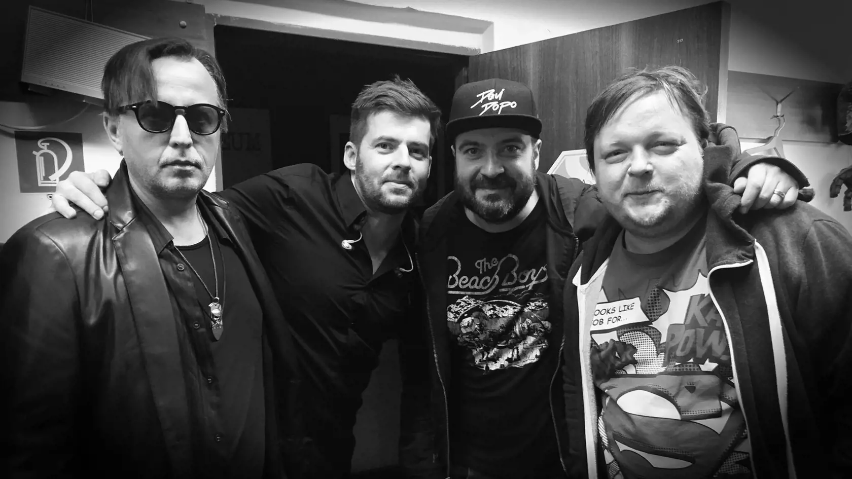 Stretnutie muzikantov. Zľava Robo Grigorov, Šarkan, Ivan Tásler, Lasky.