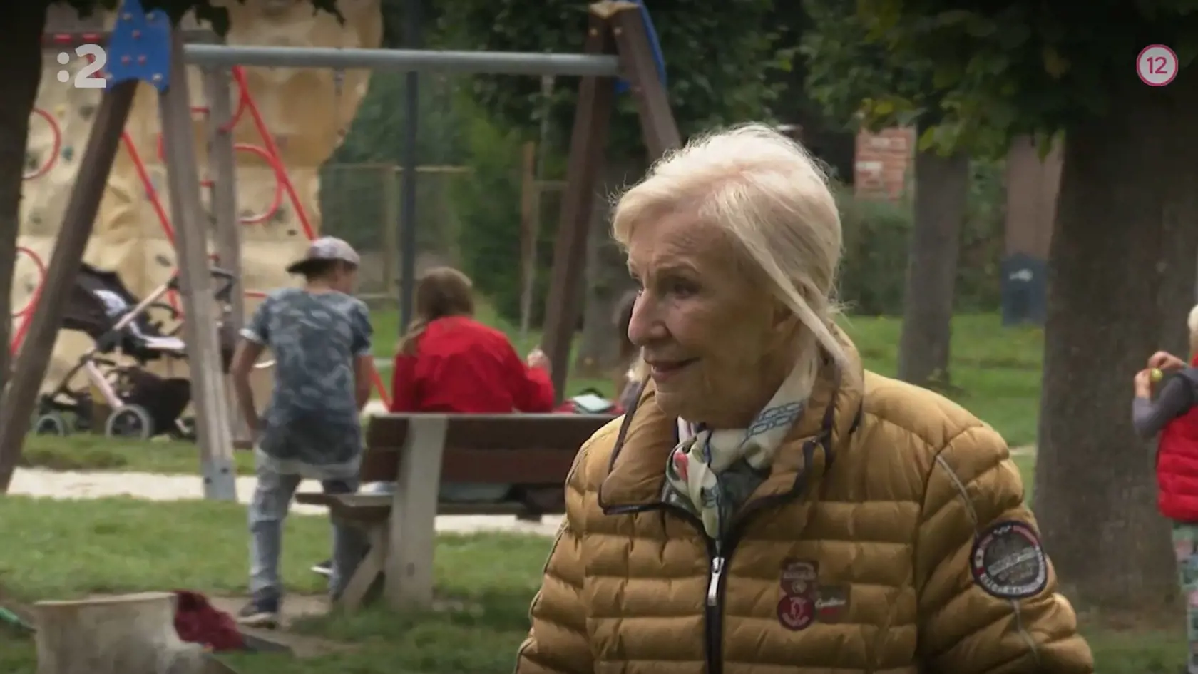 Marína Kráľovičová sa pred pár mesiacmi presťahovala do Čiech, kde žije so svojou dcérou Janou. Jej aktuálne zábery boli odvysielané v dokumente na RTVS k jej 95. narodeninám.