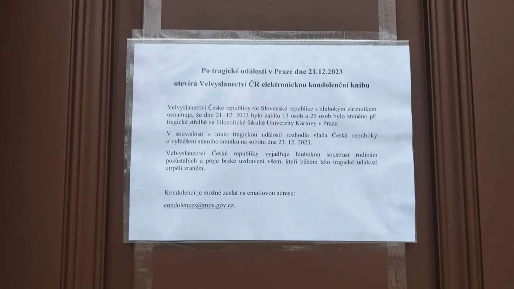 Pietne miesto pred Českým veľvyslanectvom v Bratislave.