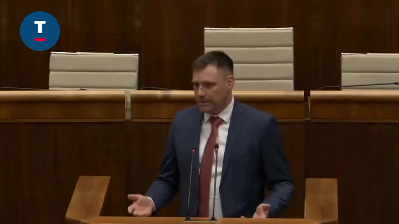 Minister Taraba v parlamente prišiel so zákonom, ktorý ochráni slovenskú vodu