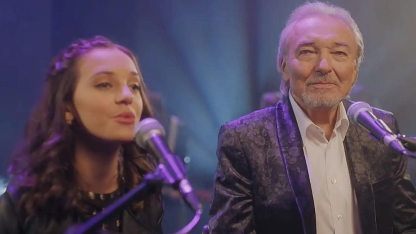 Karel Gott, Charlotte Gottová: Charlottka zdedila po otcovi podobu aj talent, teraz od nej všetci očakávajú, že bude speváčkou ako jej otec.