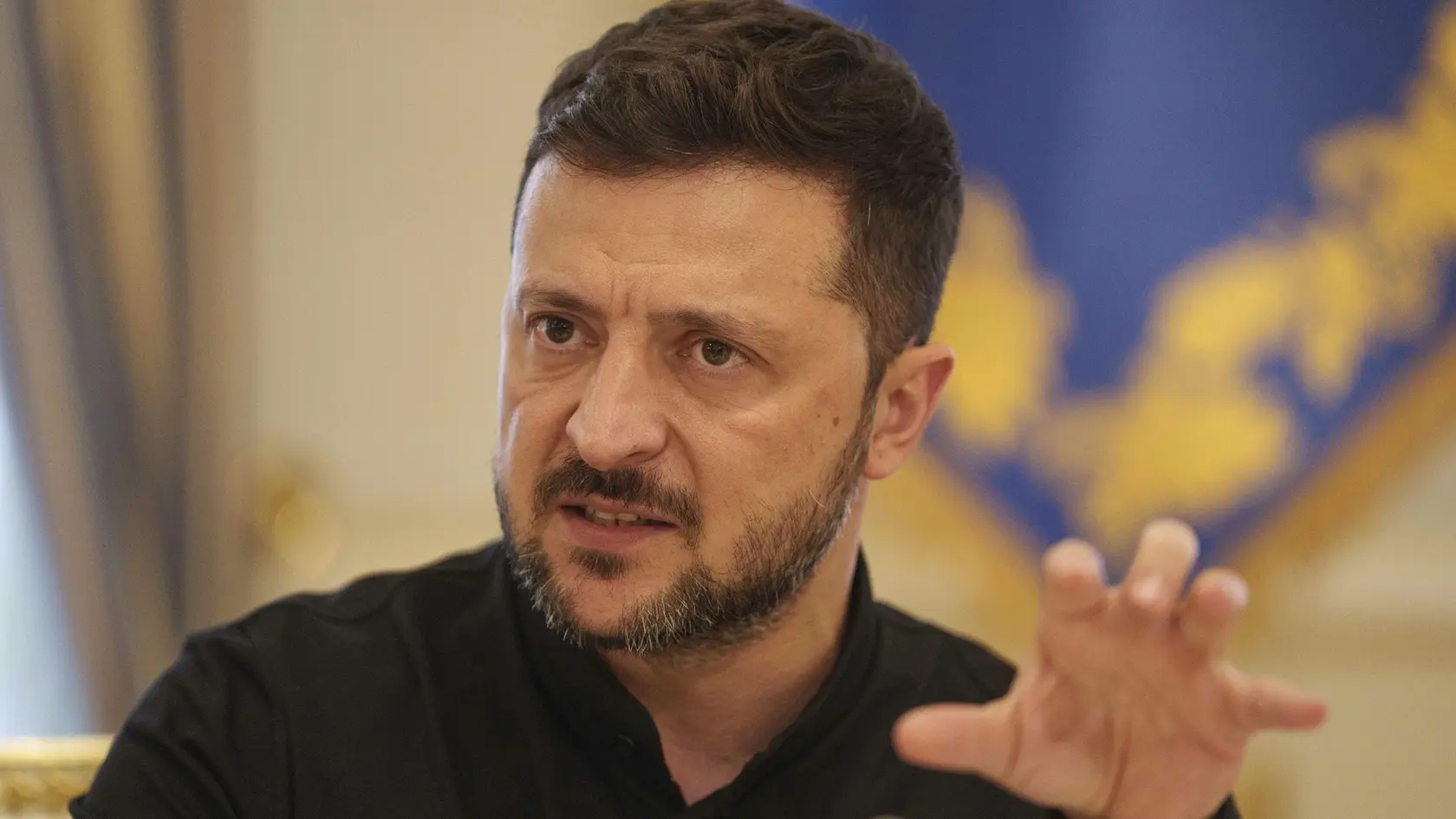 Ukrajinský prezident Volodymyr Zelenskyj.

Ukrainian President Volodymyr Zelenskyy speaks to journalists during a press conference in Kyiv, Ukraine, on Wednesday, June 4, 2025. (AP Photo/Evgeniy Maloletka)