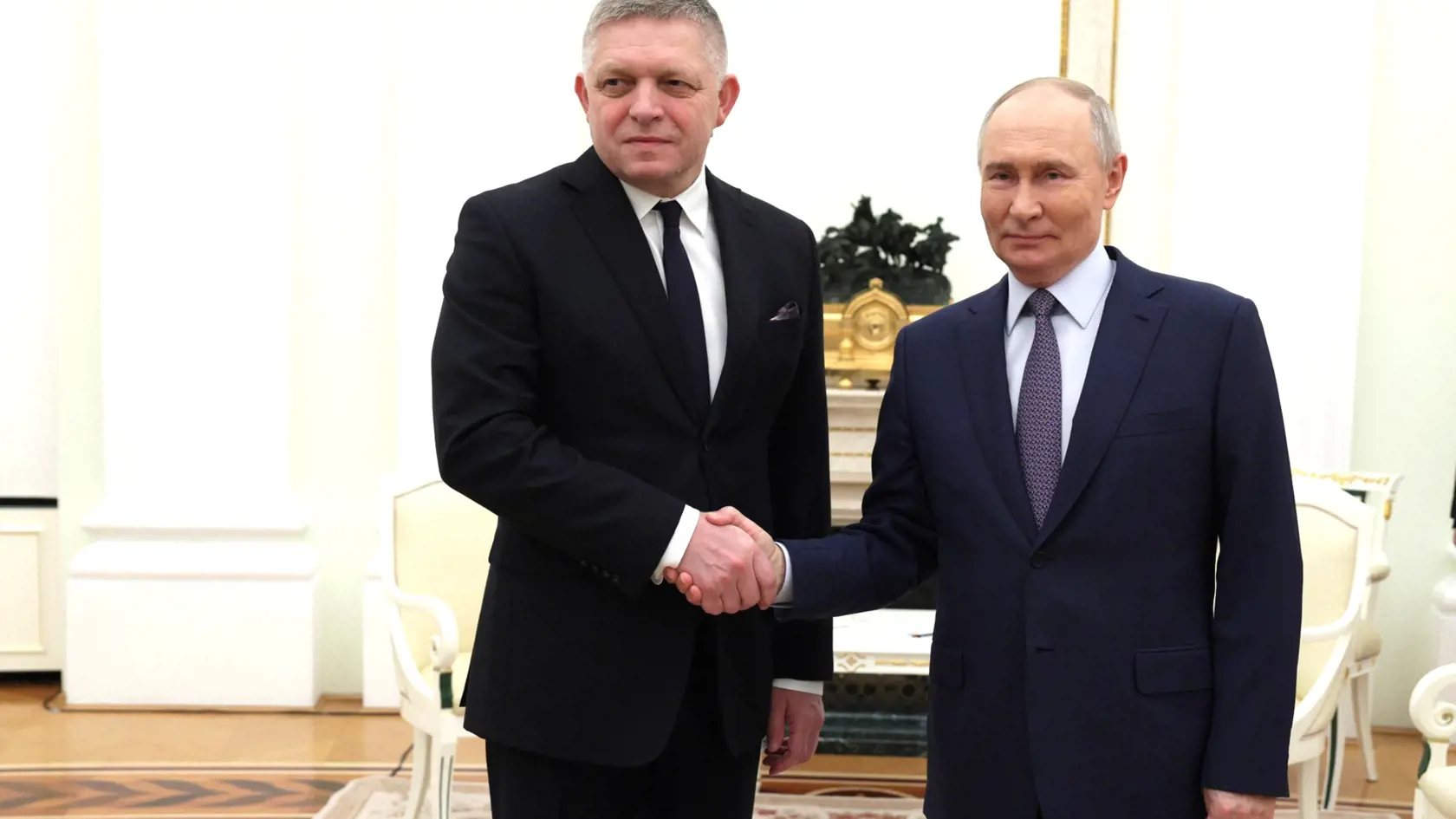 Premiér Robert Fico počas rokovania s ruským prezidentom Vladimirom Putinom.